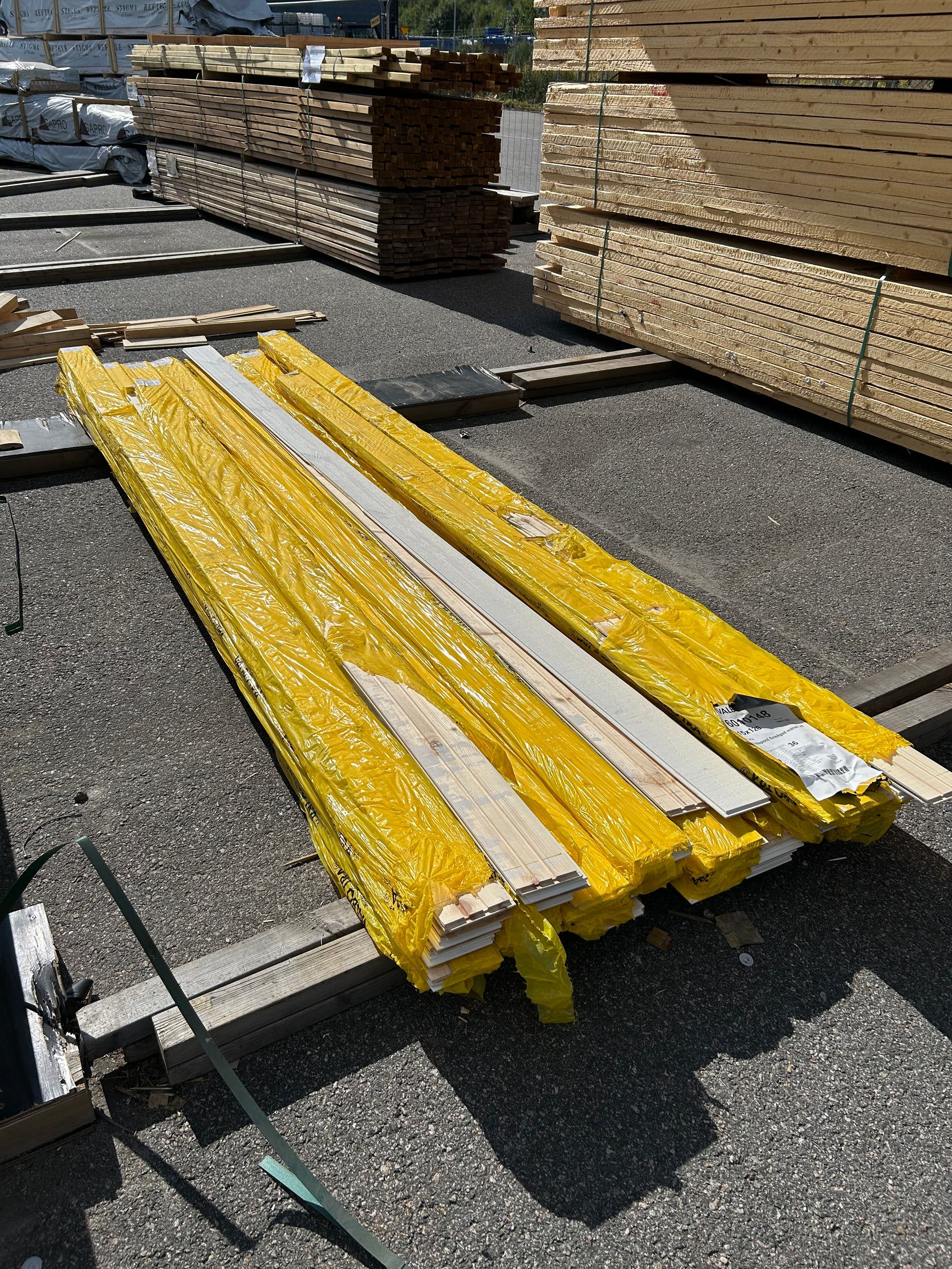 Parti Finsågad Slätspont 15x120mm 3,60m- 9 paket Furu Vit Grundmålad