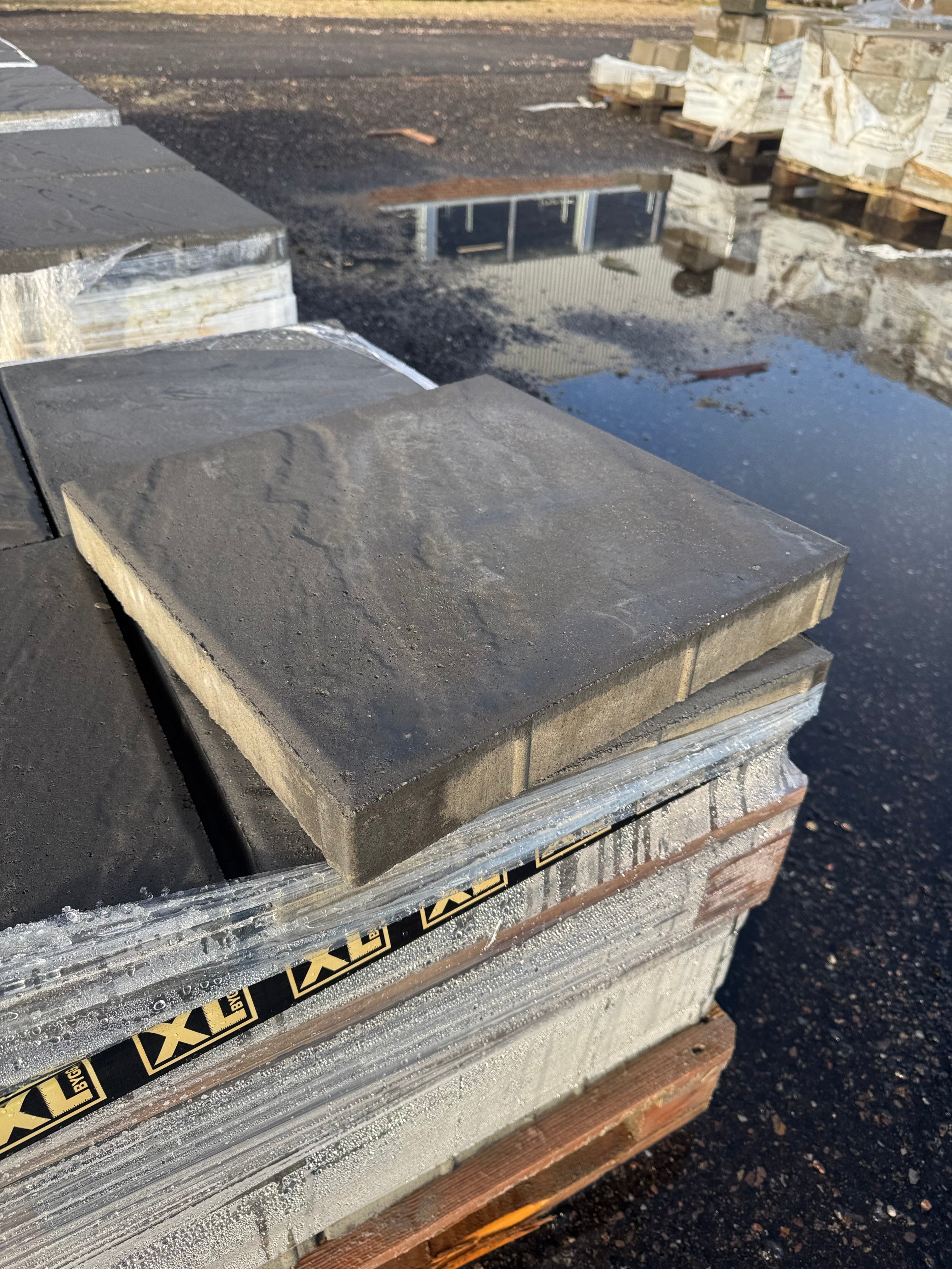 Marksten Cambridge 420x420x50 mm – Grafit 170 kr/kvm