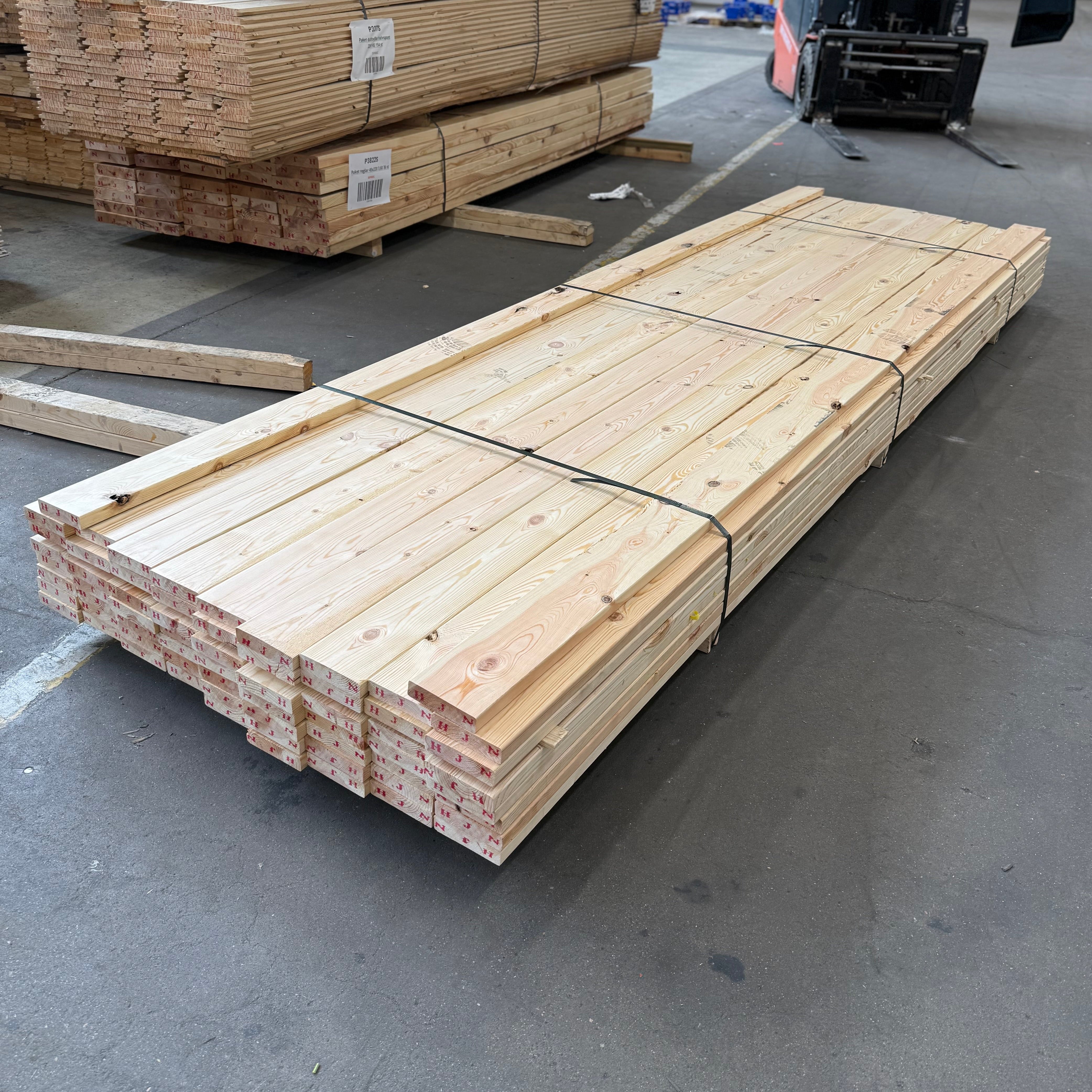 Paket Hyvlade Brädor 28x120mm, 3.60m- 65st (Furu) B-sortering