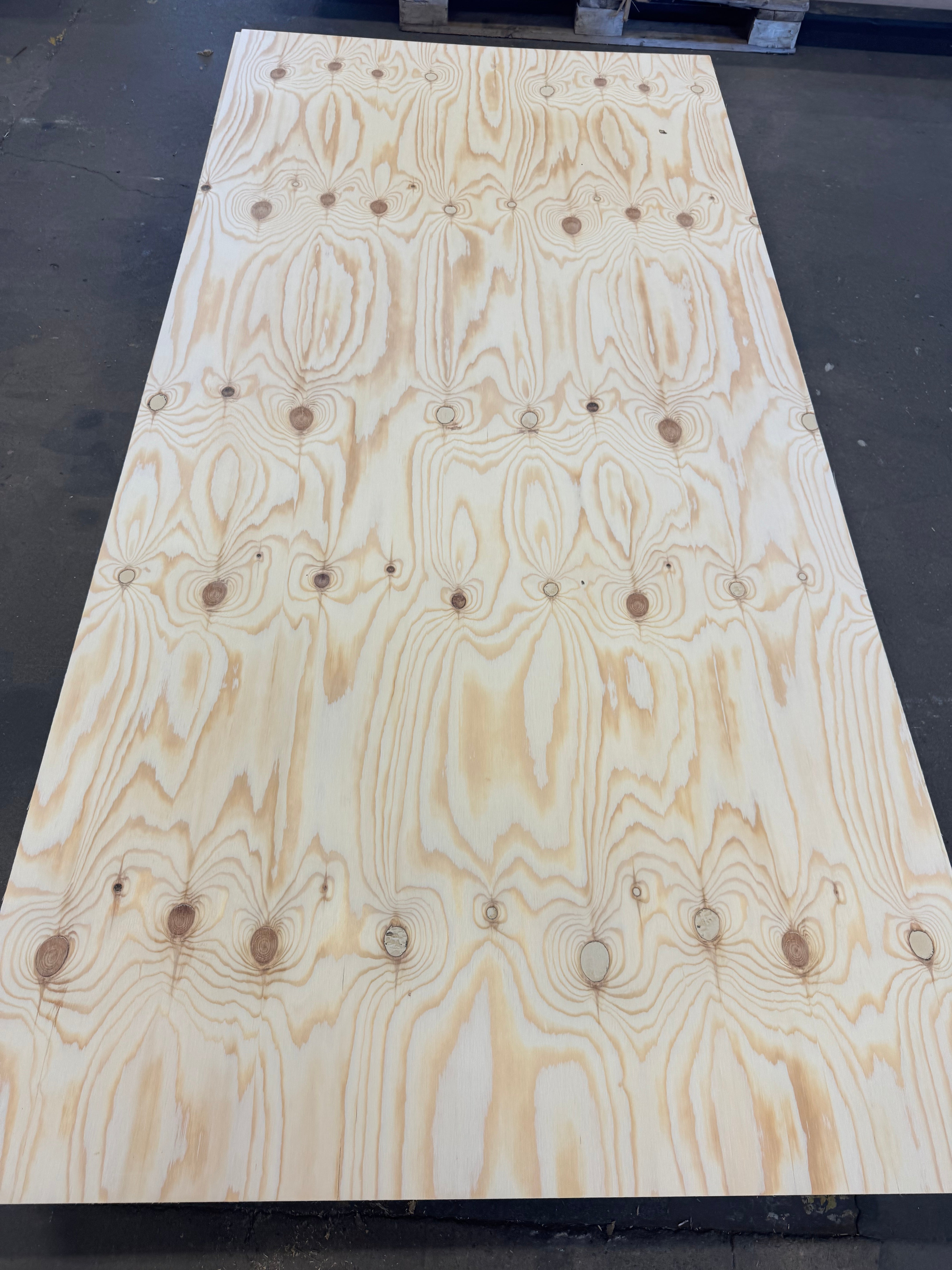 Konstruktionsplywood Furu 12x2500x1198 mm