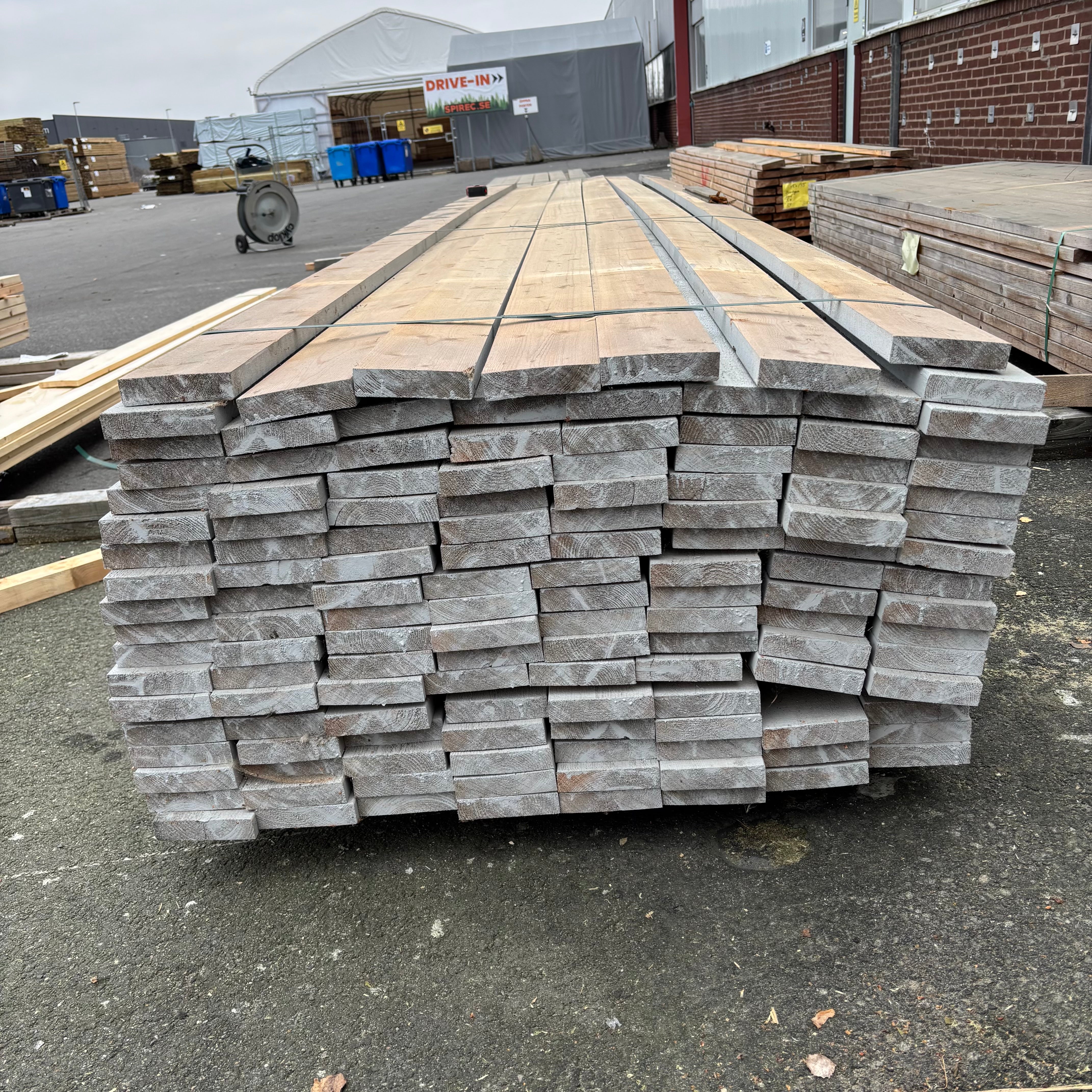 Paket Ytterpanel Finsågad 28x120mm – 136 st (5,40 m, Grå NCS S3000-N)