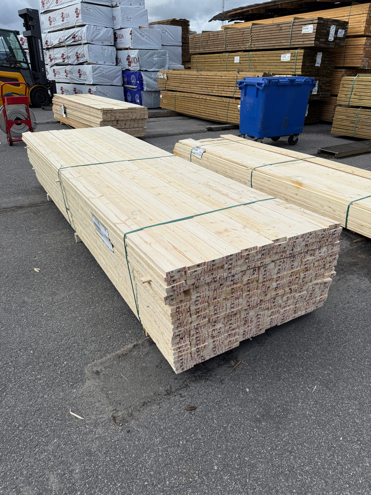 Paket Finsågade Brädor 22x95 mm – 3,60m 275st (Obehandlade)