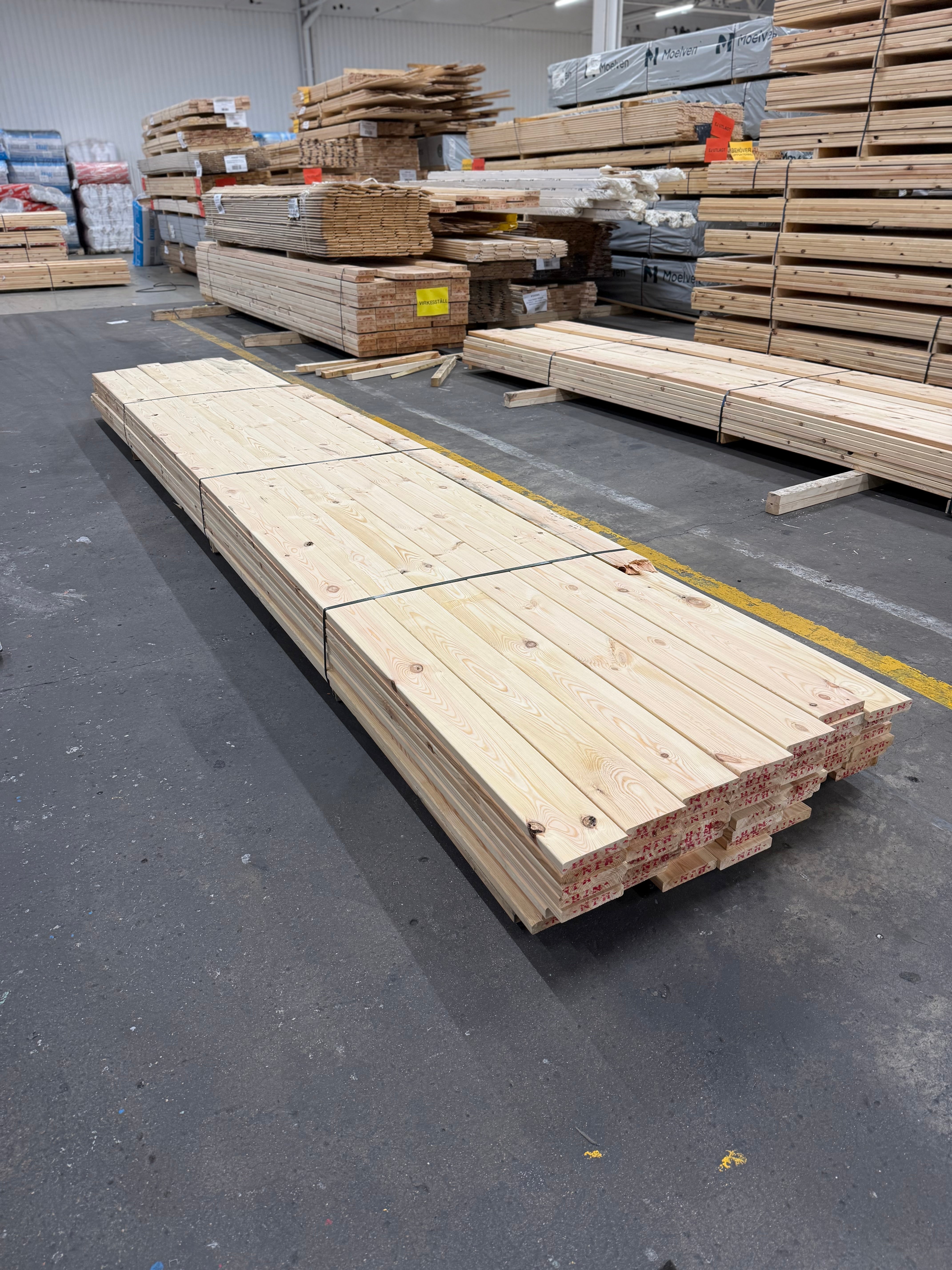 Paket Hyvlade Rillade Brädor 27x145mm (Furu) B- sortering