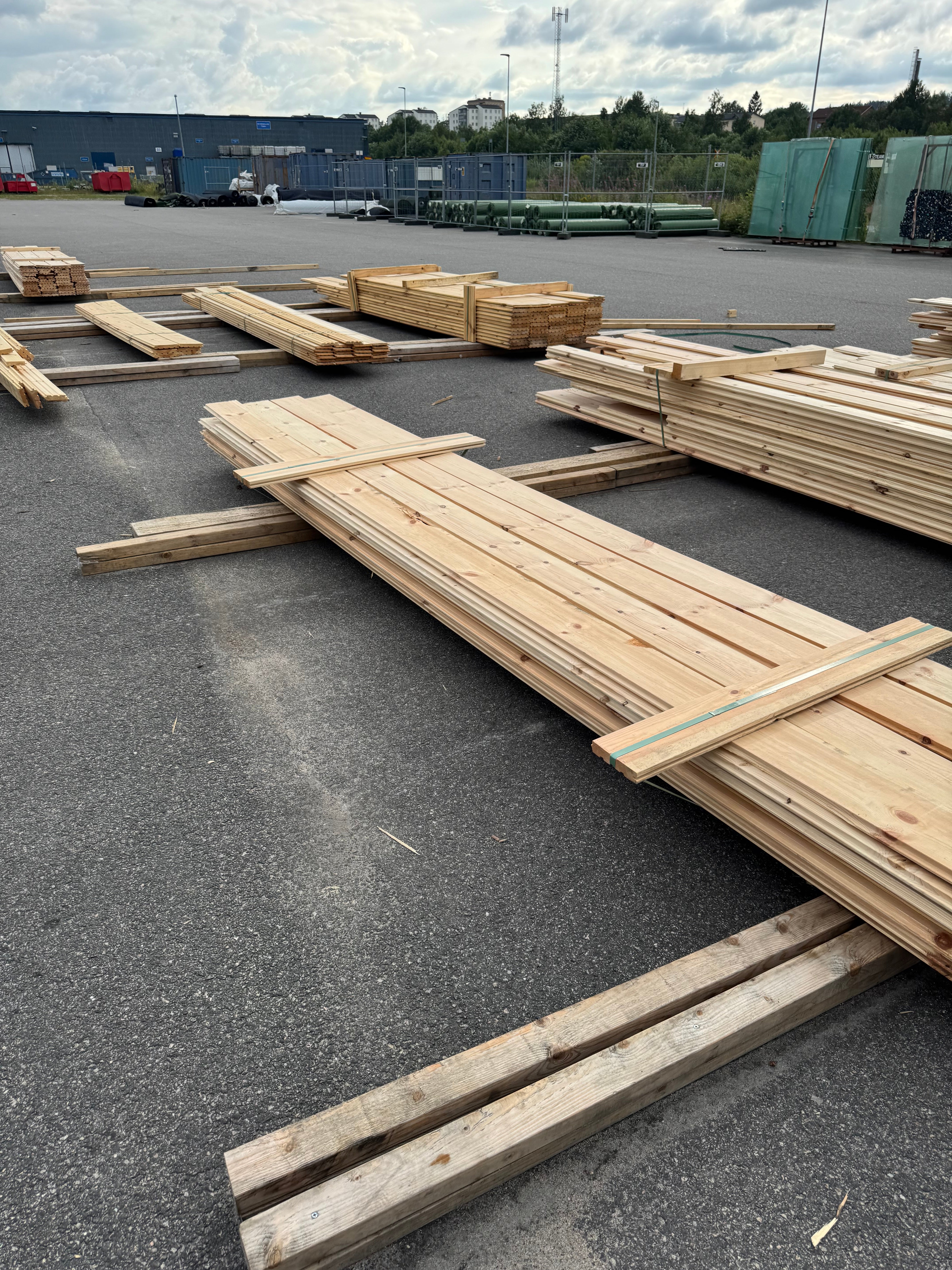 Paket Golv – Blandade Dimensioner (28 st / ca 4,10 m)