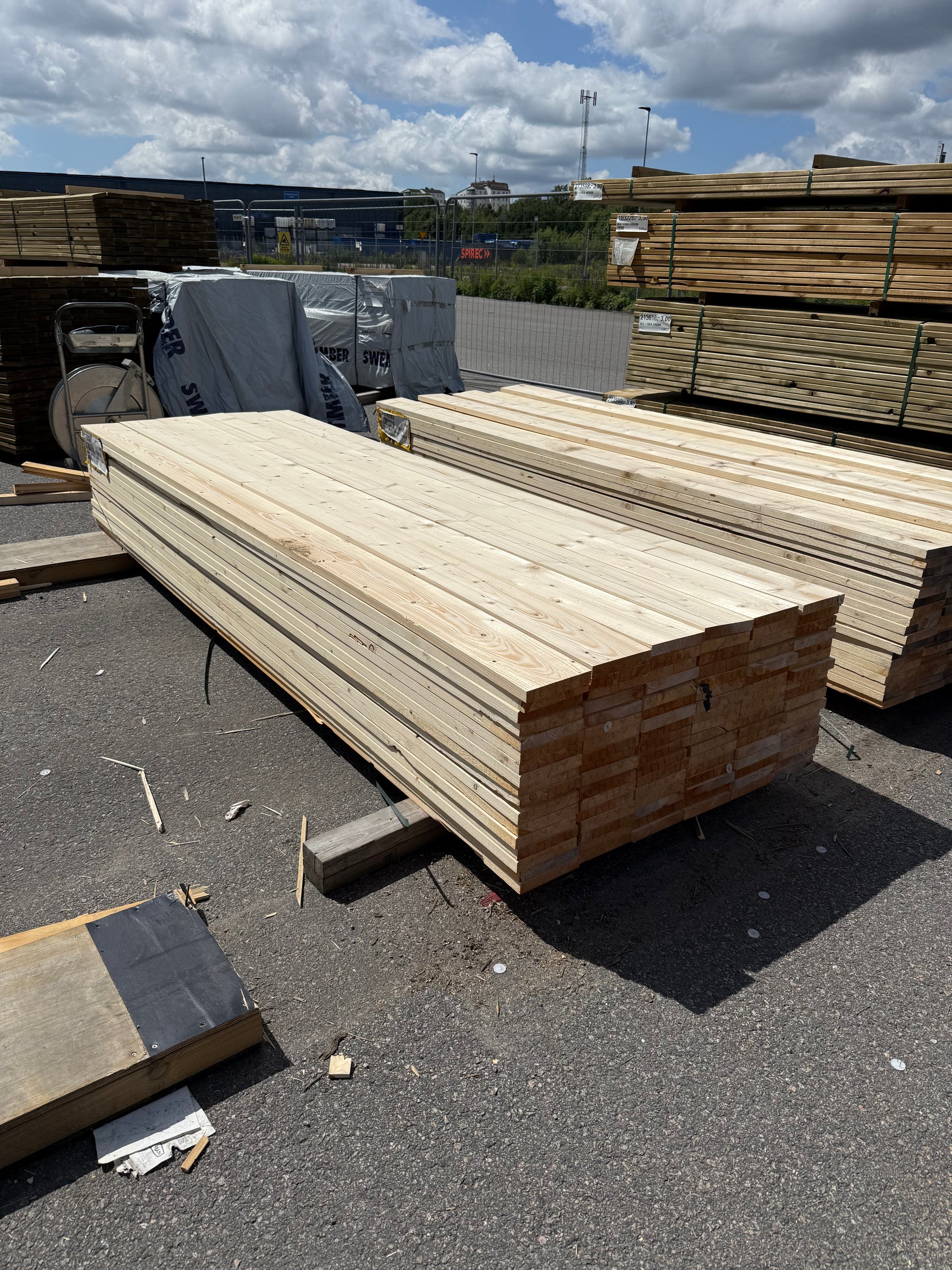 Paket Finsågade Brädor 28x170mm, 102st 3,30m