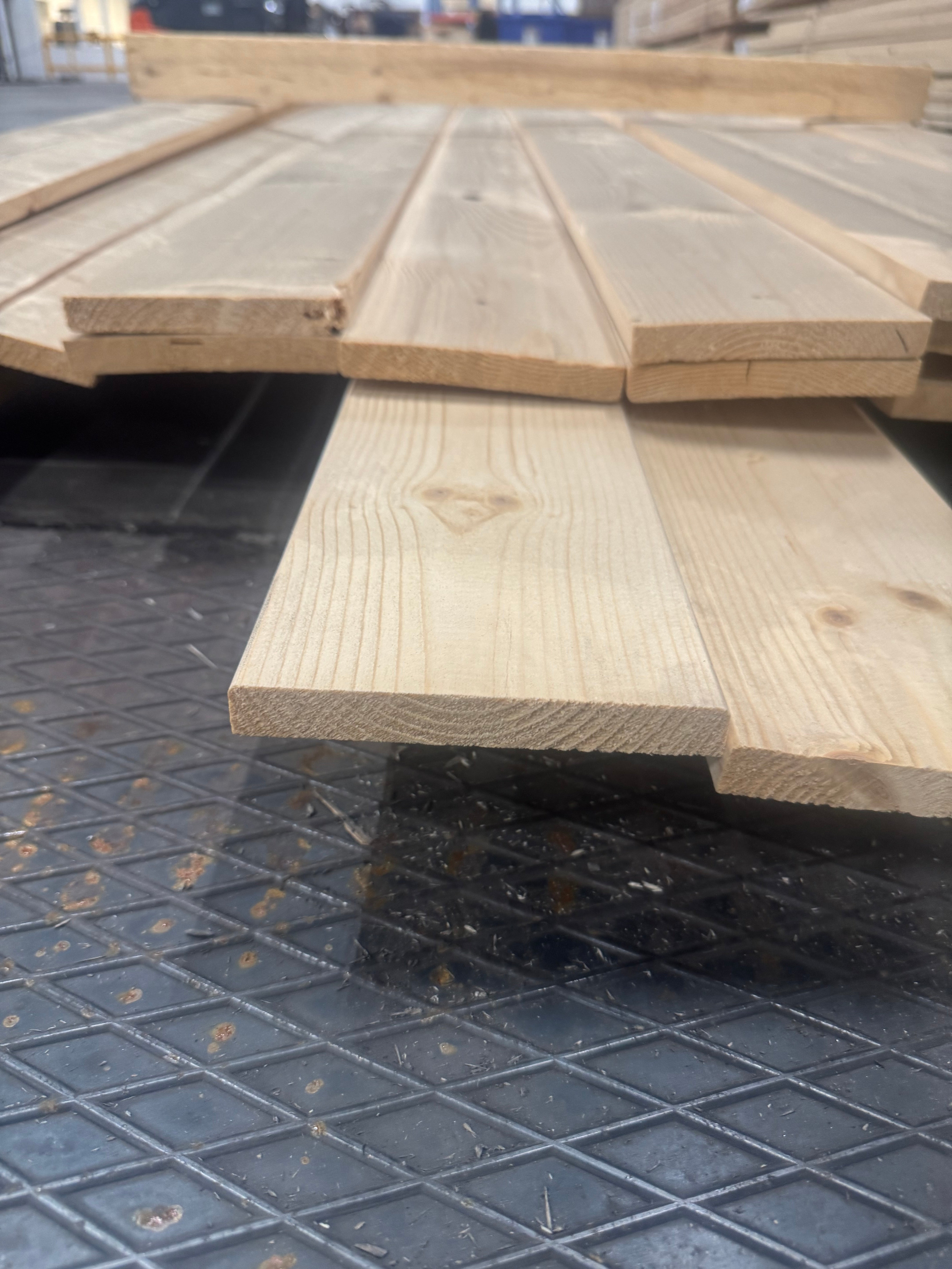 Paket Hyvlade Brädor 15x120 mm – 5,40 m – 21st