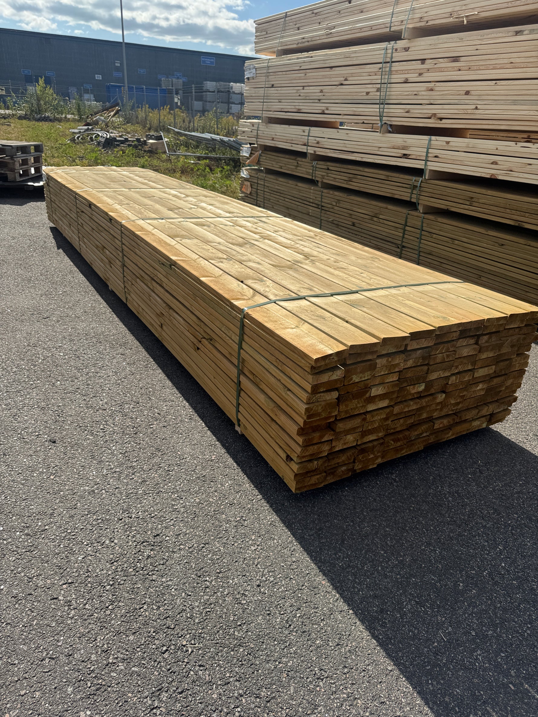 Paket Slät Trall 28x120 – 144st – 4.80 m – NTR AB – ANDRASORTERING