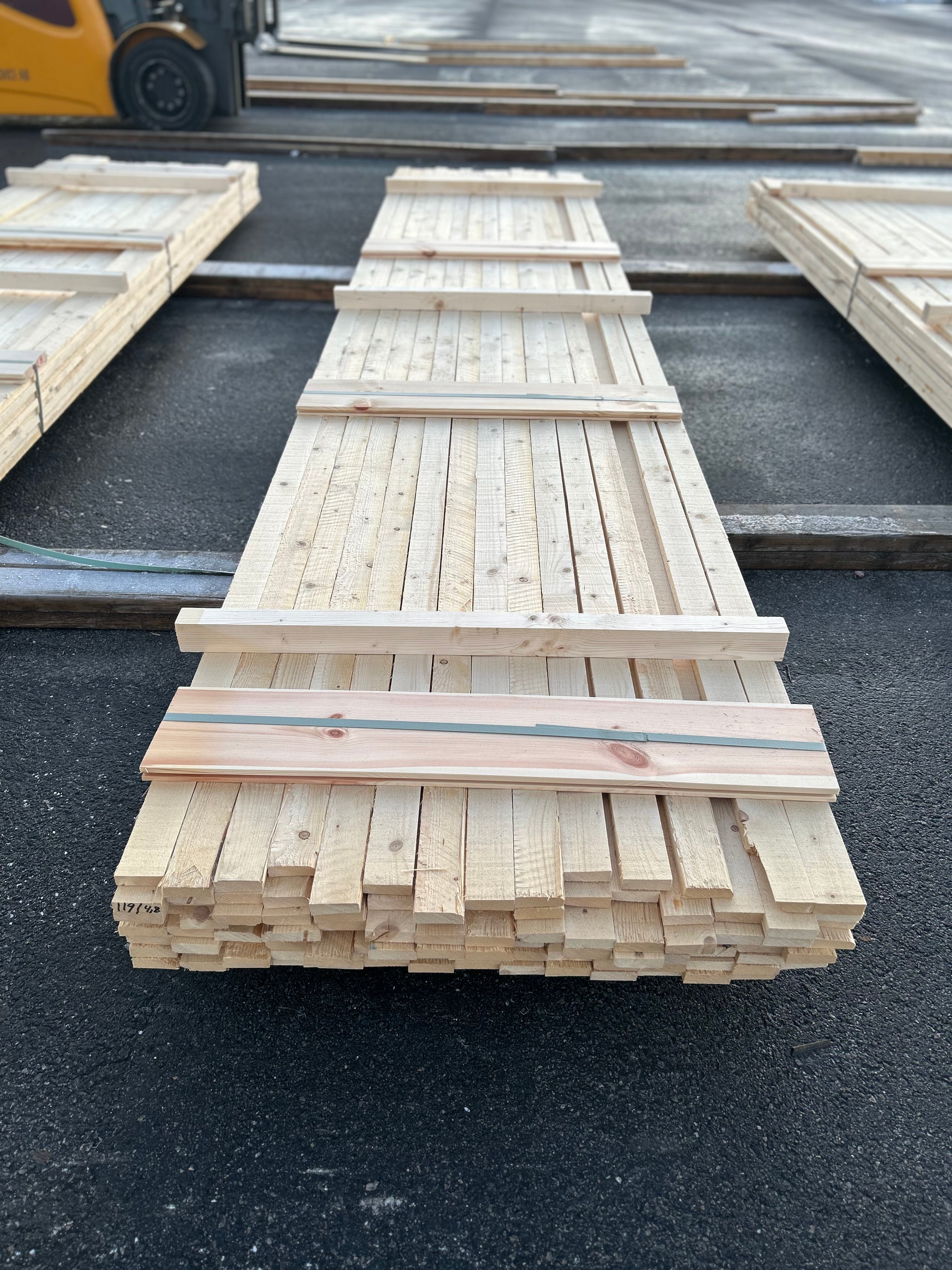 Paket Brädor 19x63mm – 119 st (4,80 m, gran, ohyvlad/råsågad)