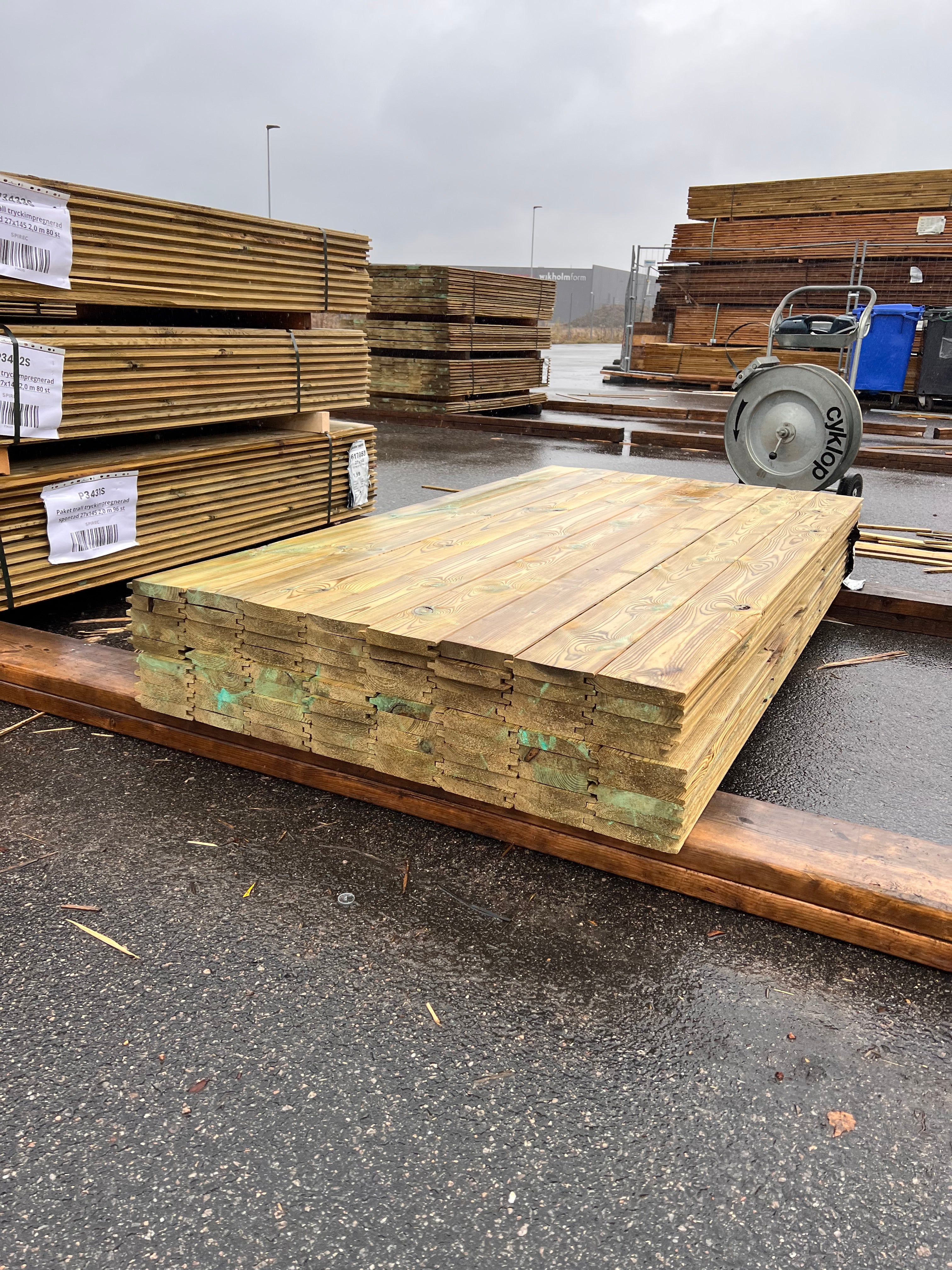 Paket Spontad Panel Hyvlad 27x145mm – 72 st 2.0m Tryckimpregnerad B-sort