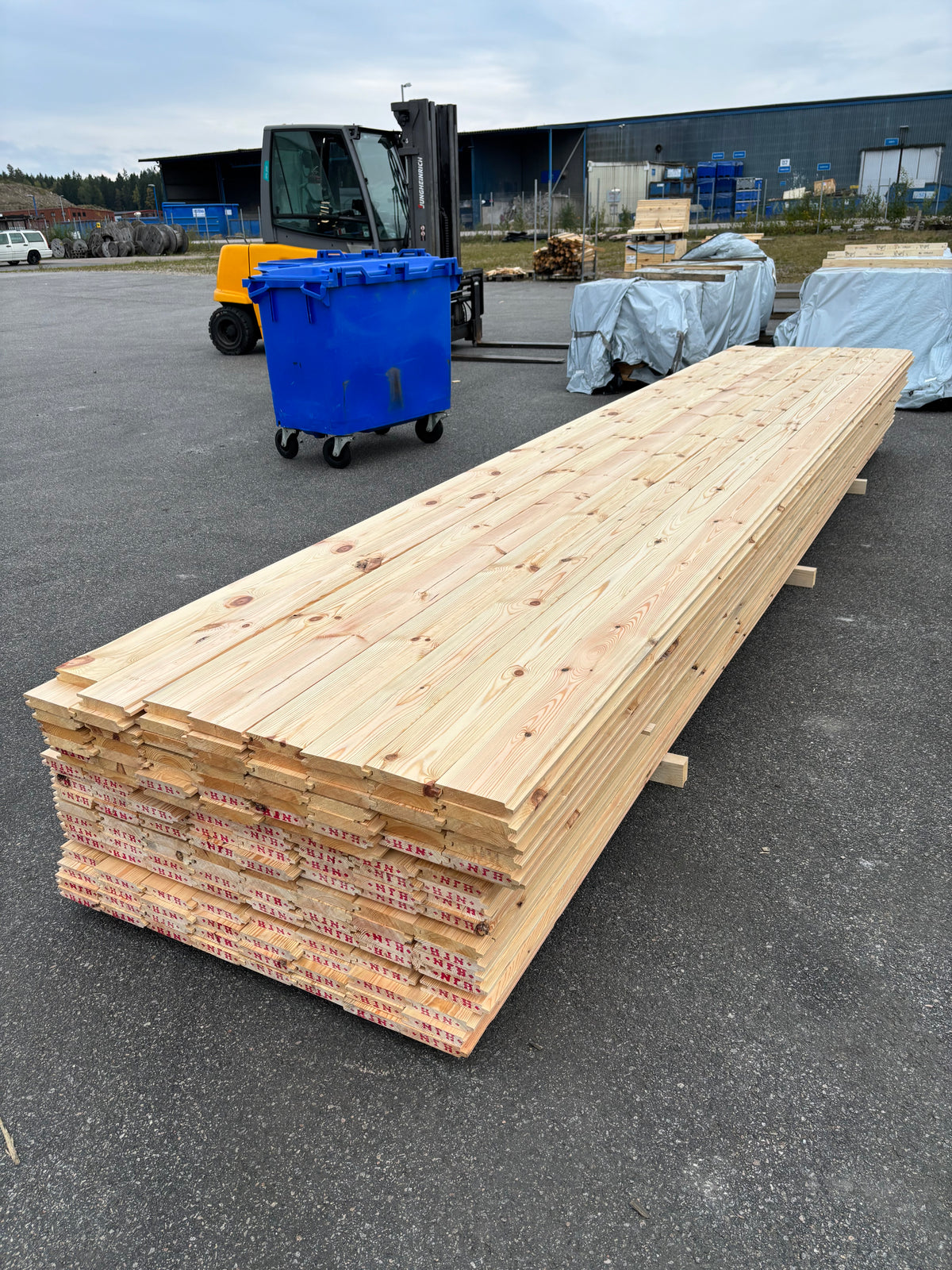 Paket Spontade Furu Brädor 27x145mm 5,40m – 152st (Andra Sortering)