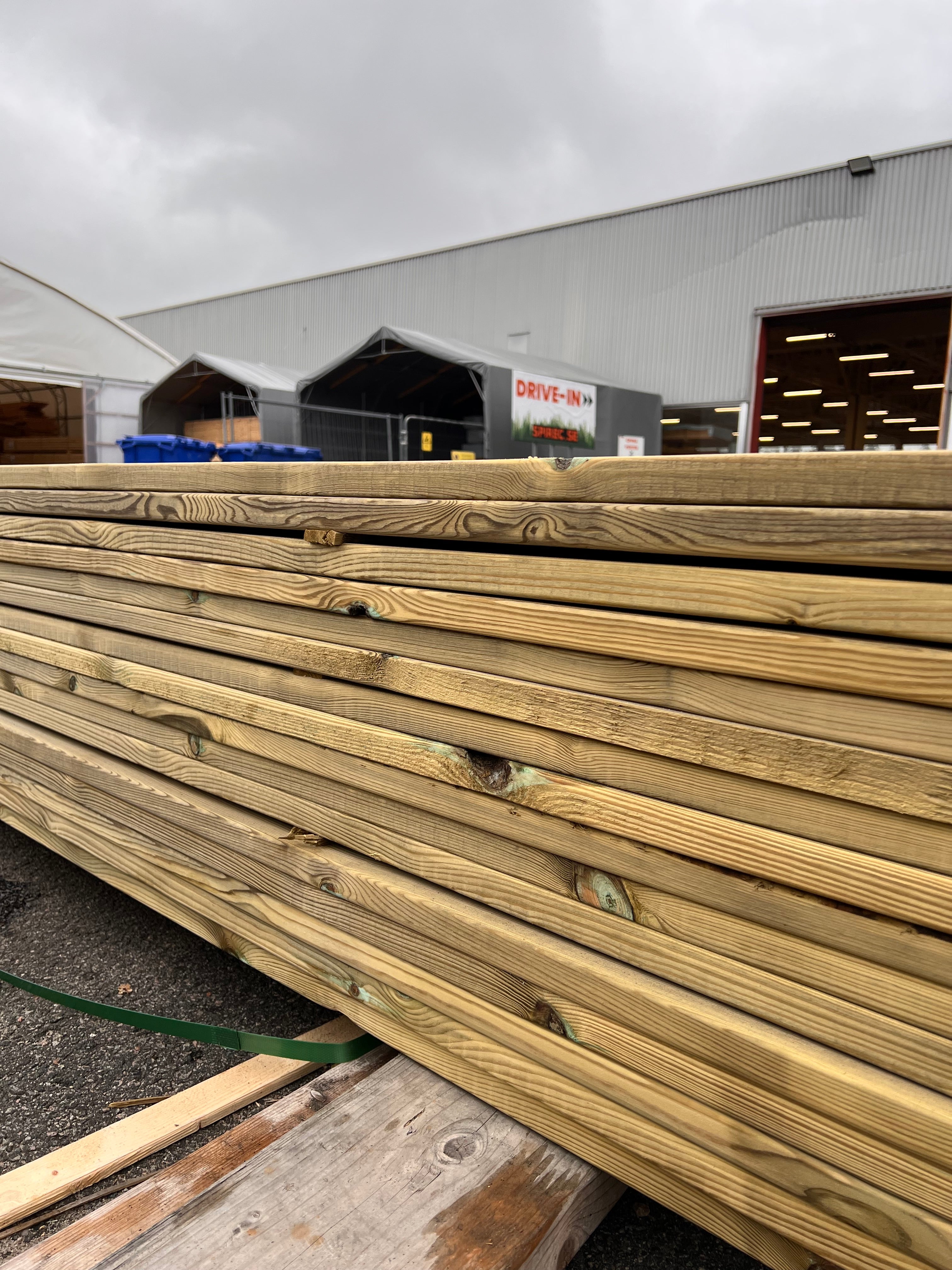 Tryckimpregnerad Rillad Trall 27x145 3,60 m – 112 st (B-sortering)