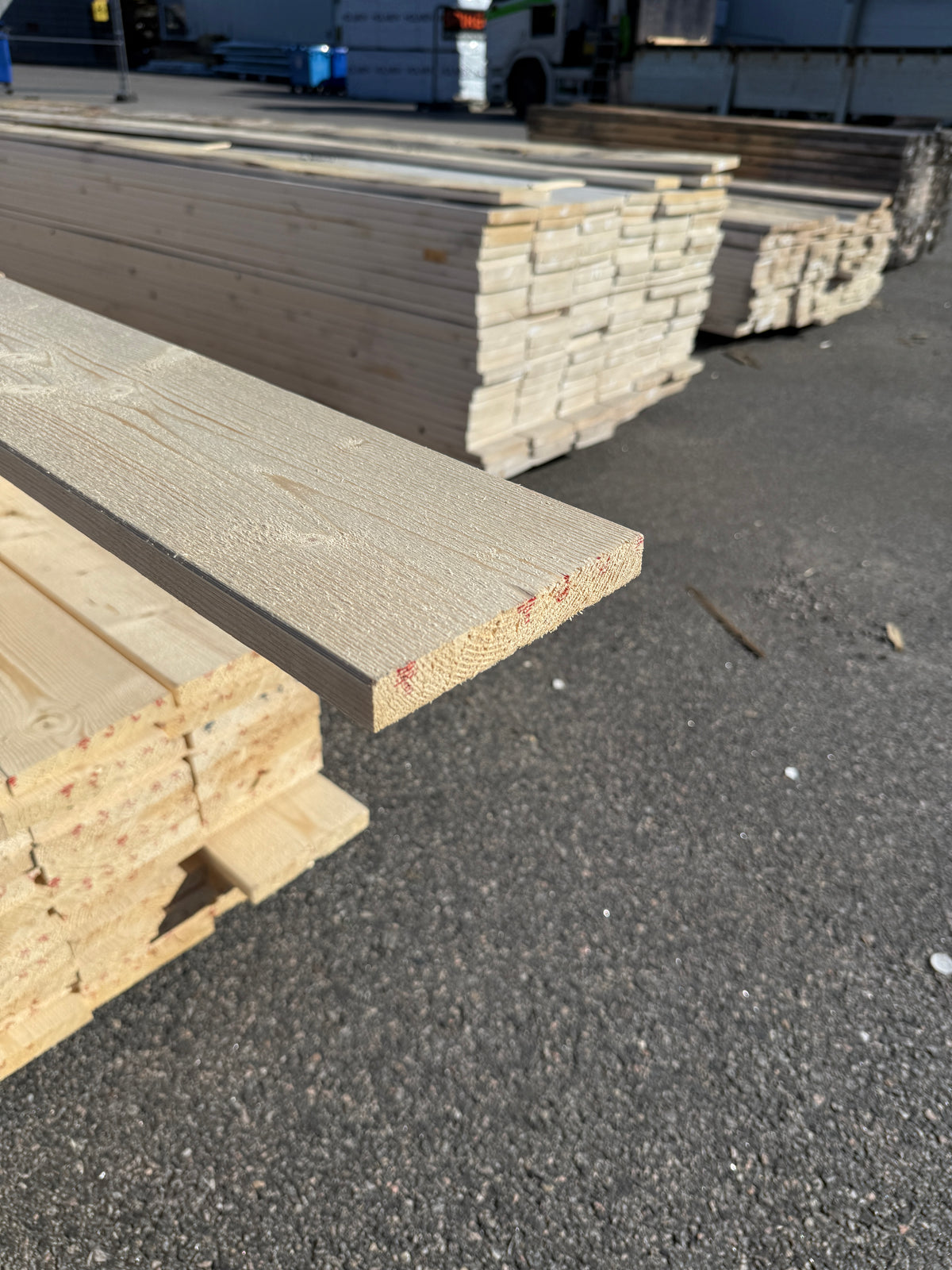 Paket Finsågade Brädor 22x145mm 3,60–4,20m 180st (Andra Sortering)