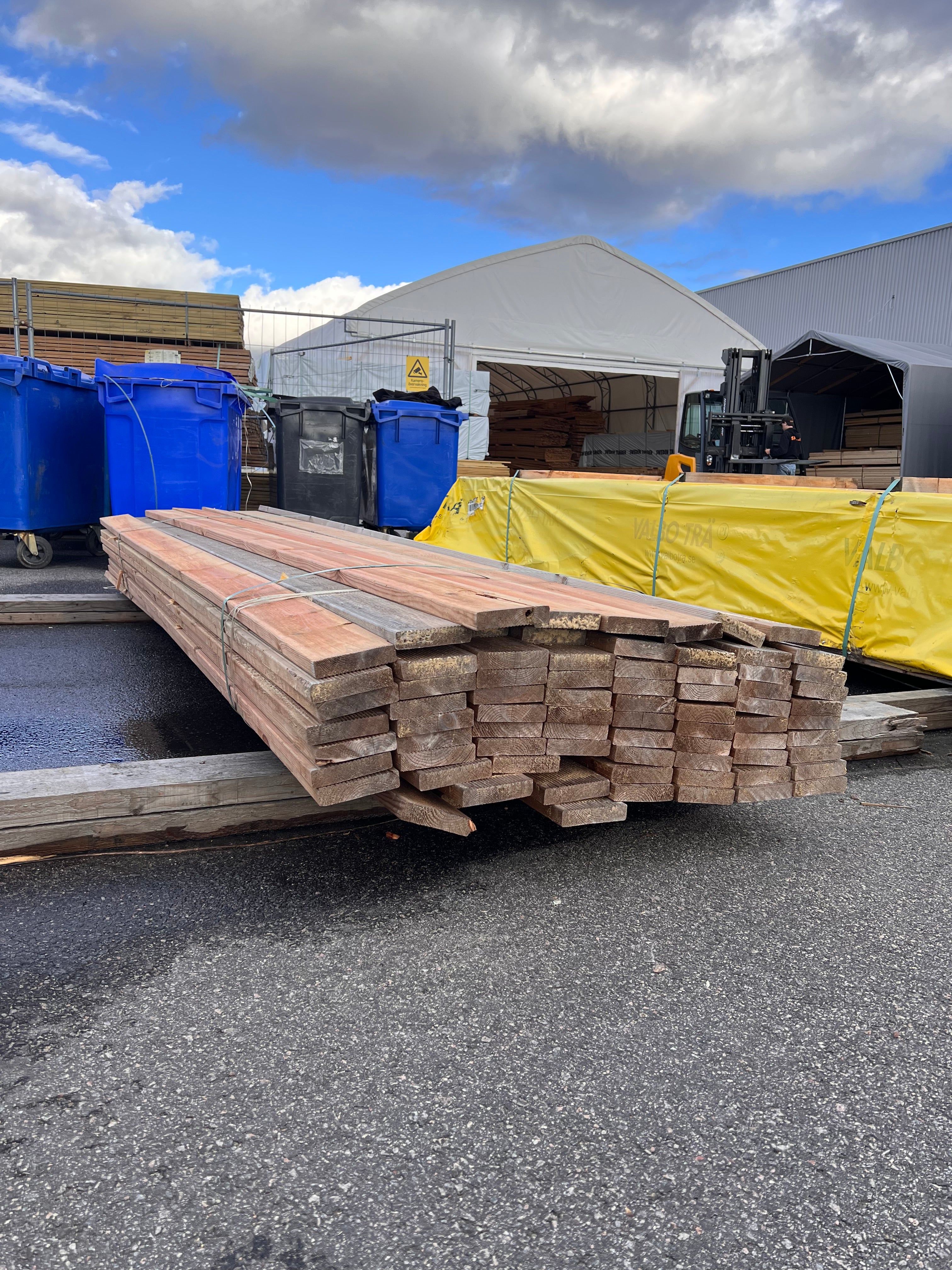 Paket Rillad Trall 28x120mm, 74st 3,30m (Brunimpregnerad)