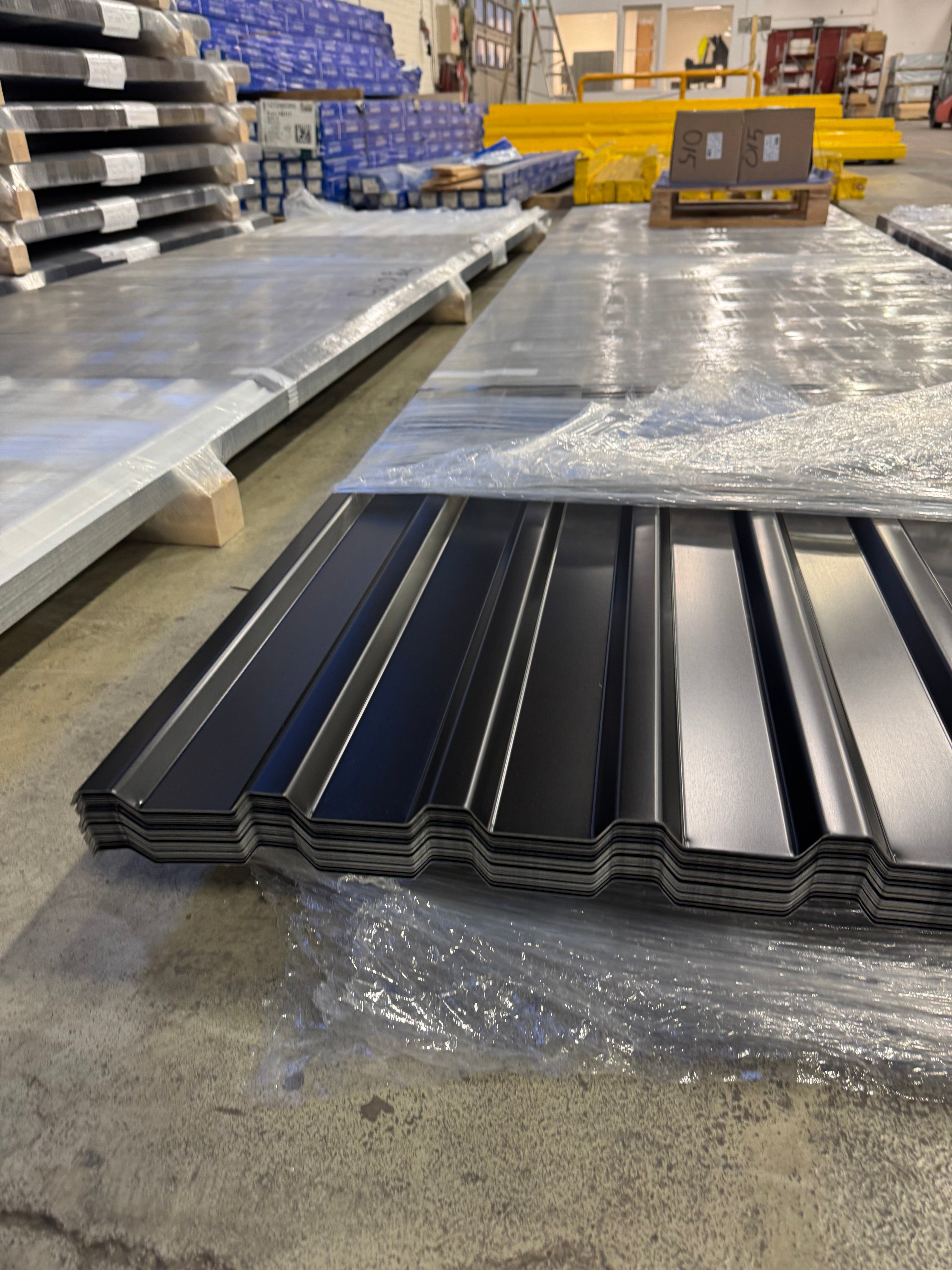 Takplåt TP 21 Nordic Svart – B-sortering
