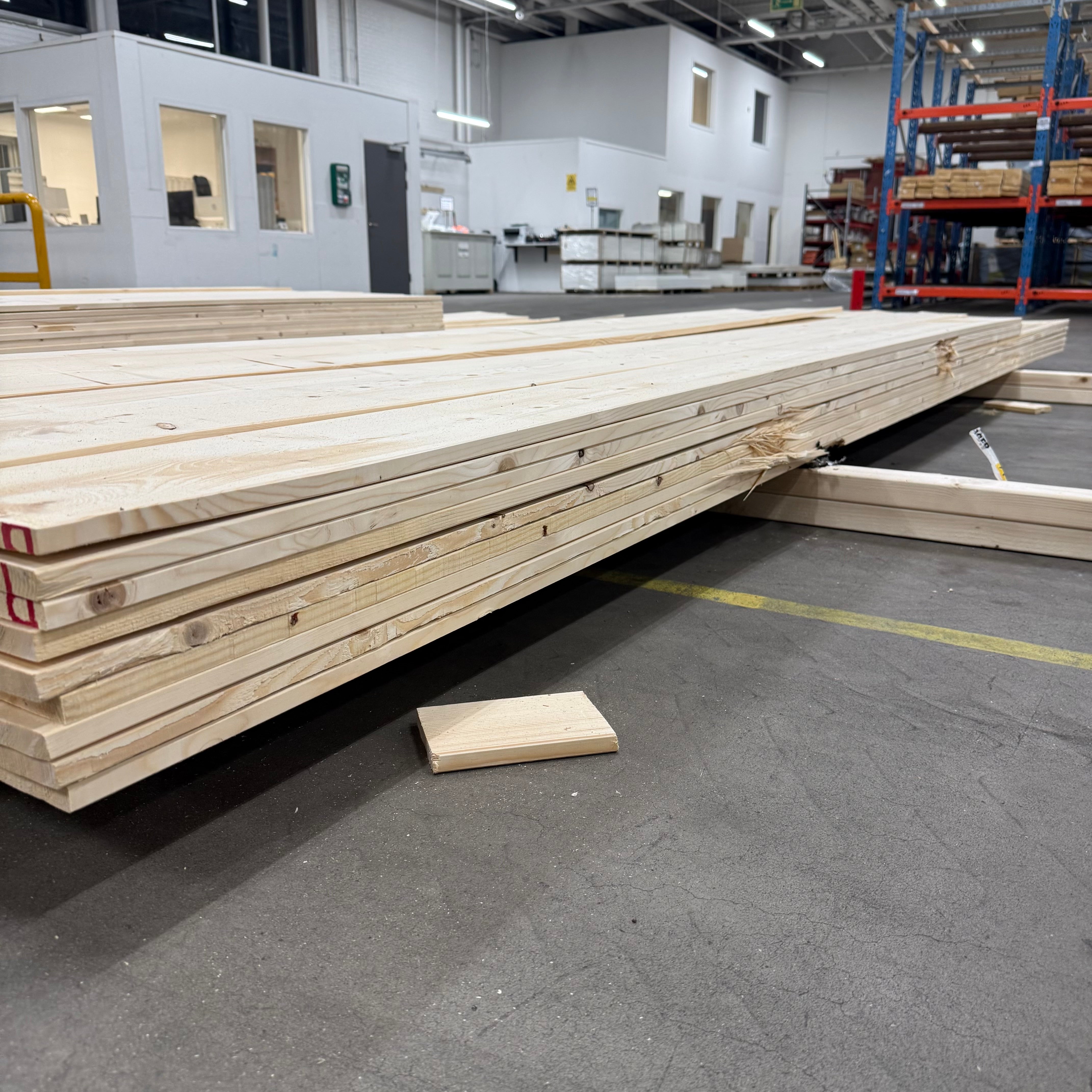Paket Hyvlade Brädor 19x195mm – 44 st (3,3–4,8 m, gran, utskott)