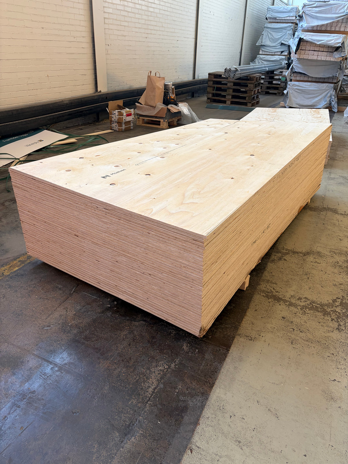 Paket Konstruktionsplywood 12×1200×2400 mm – 40 st