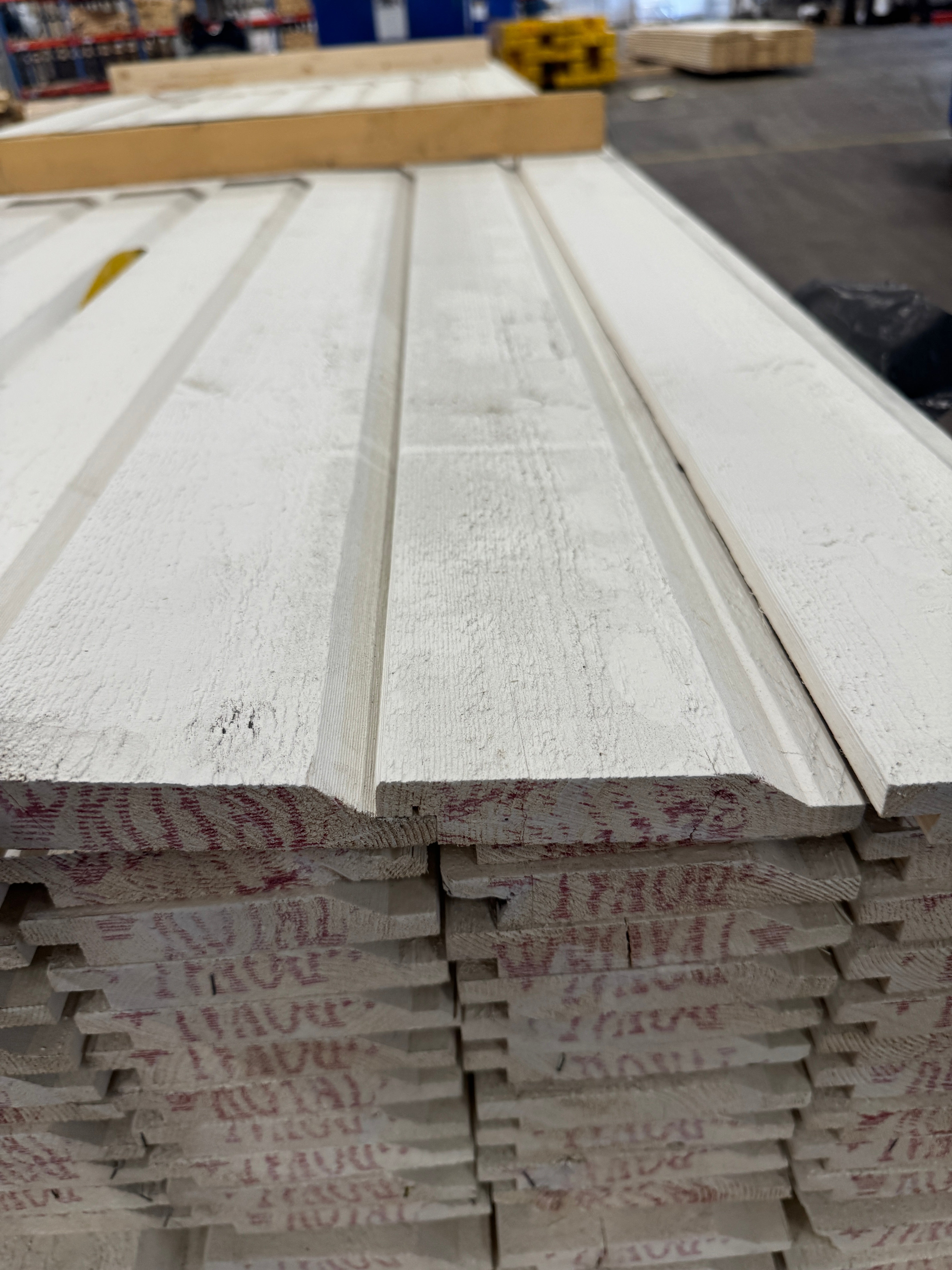 Paket Ytterpanel Enkelfas Halvspont 22x120mm – 164 st (4,80–5,40 m, gran, vitmålad)