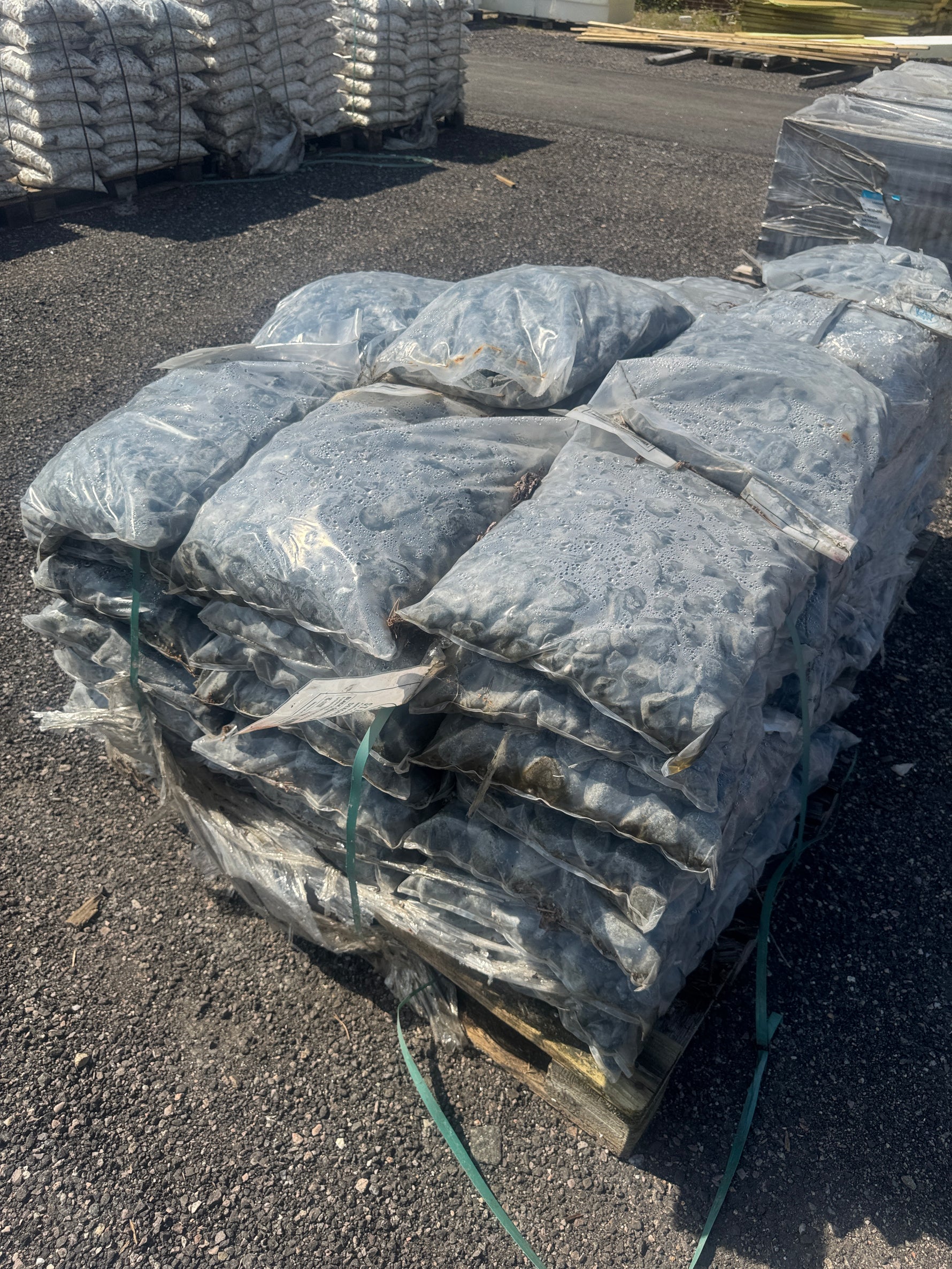 2 Pall Dekorsten Svart Granit 20–40mm 85 Säckar