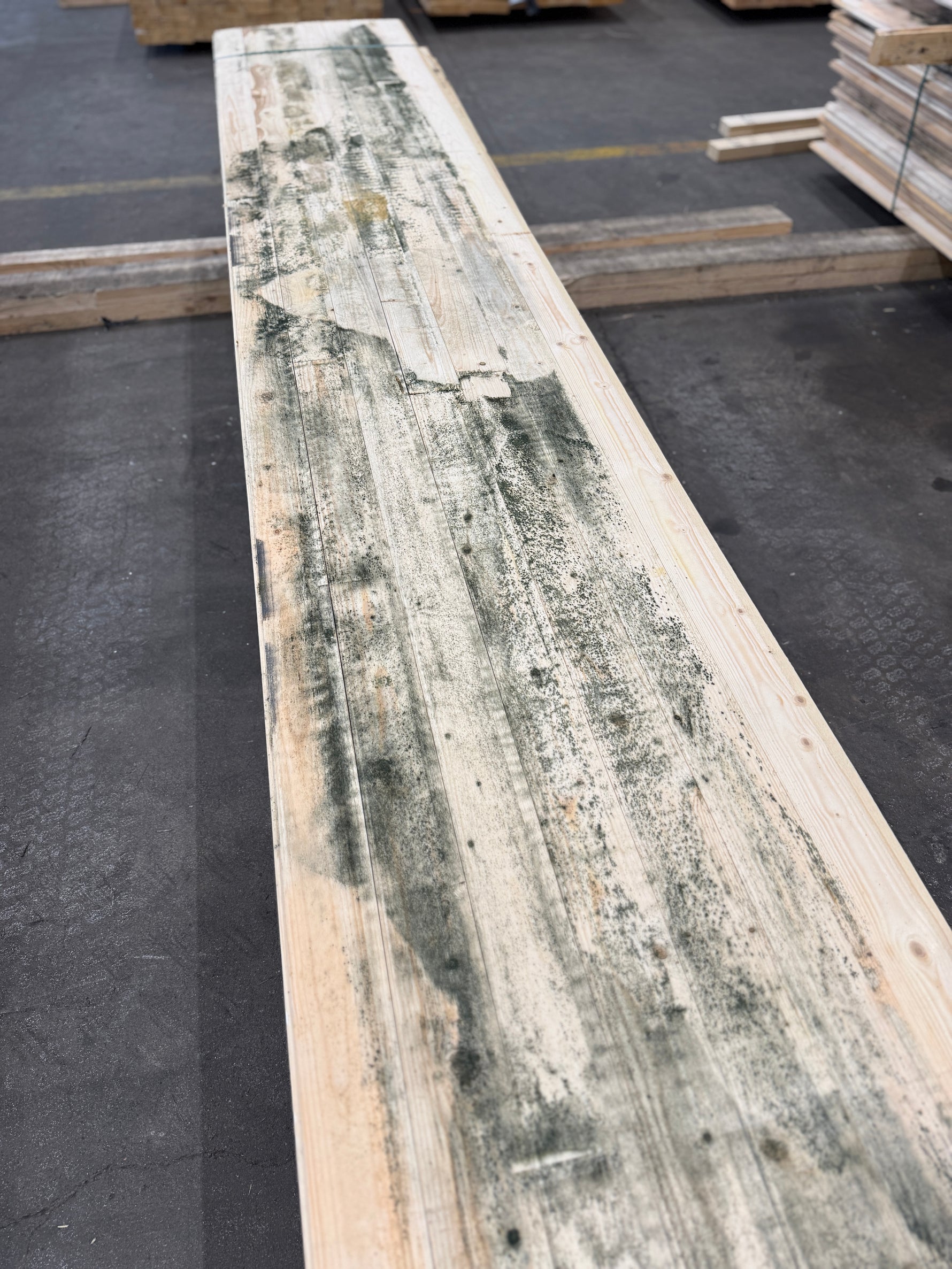 Parti Råspontluckor 20x540x3600mm 20st (Mögelskadat)