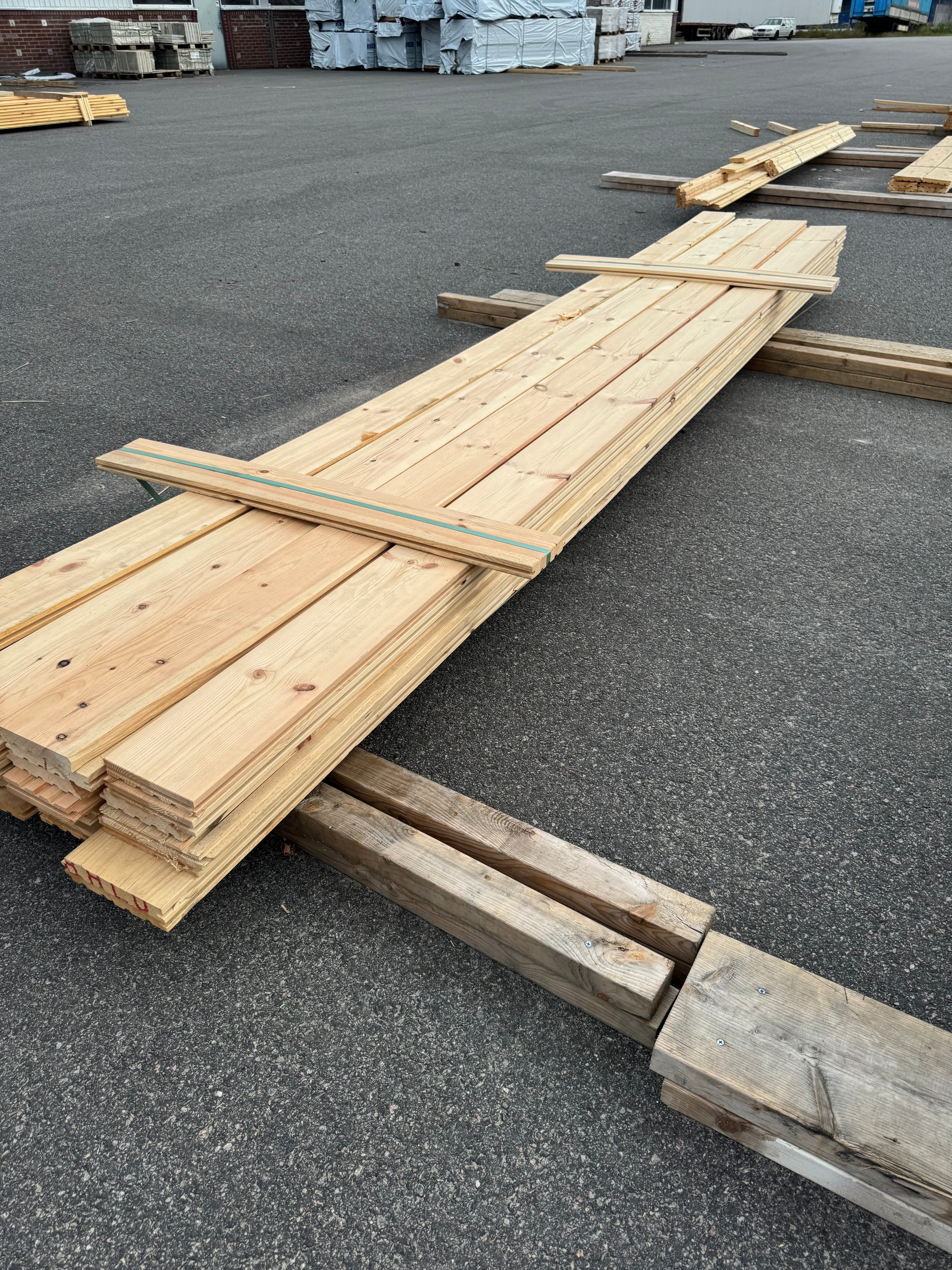 Paket Golv – Blandade Dimensioner (28 st / ca 4,10 m)