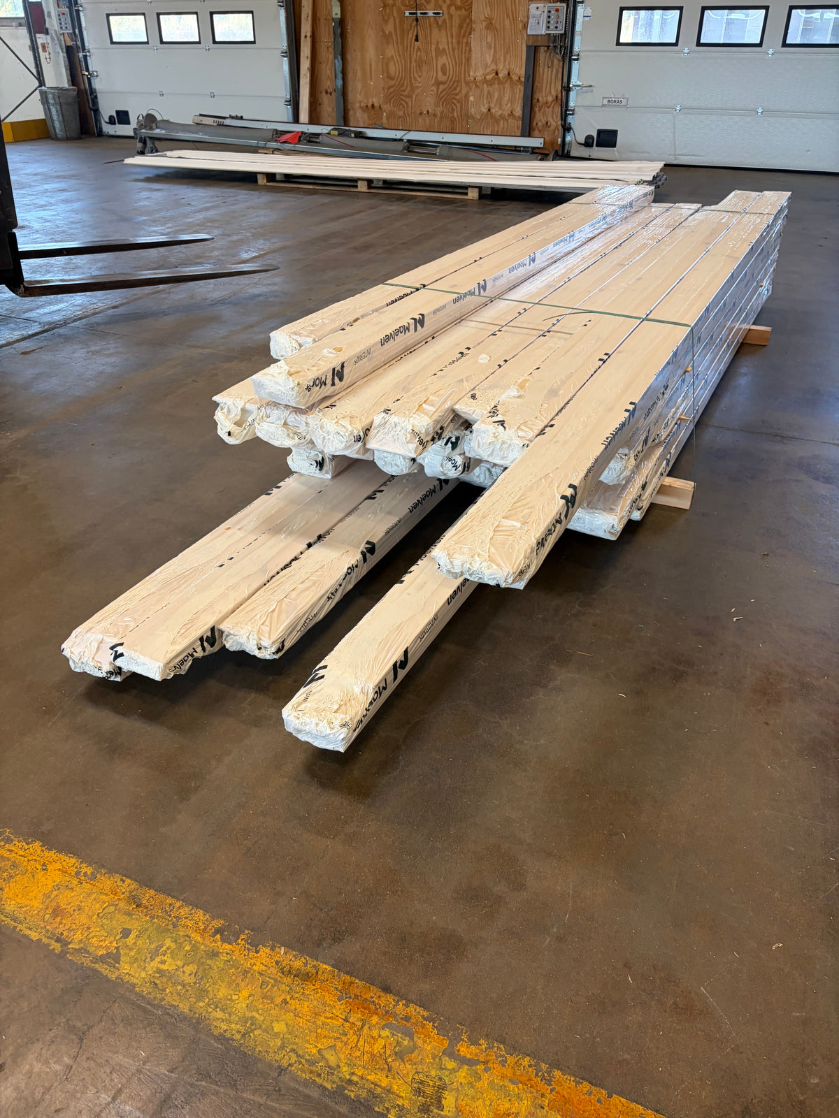 Paket Massivt furugolv 20×135/142 mm – Obehandlat Robust, ca 67 m²
