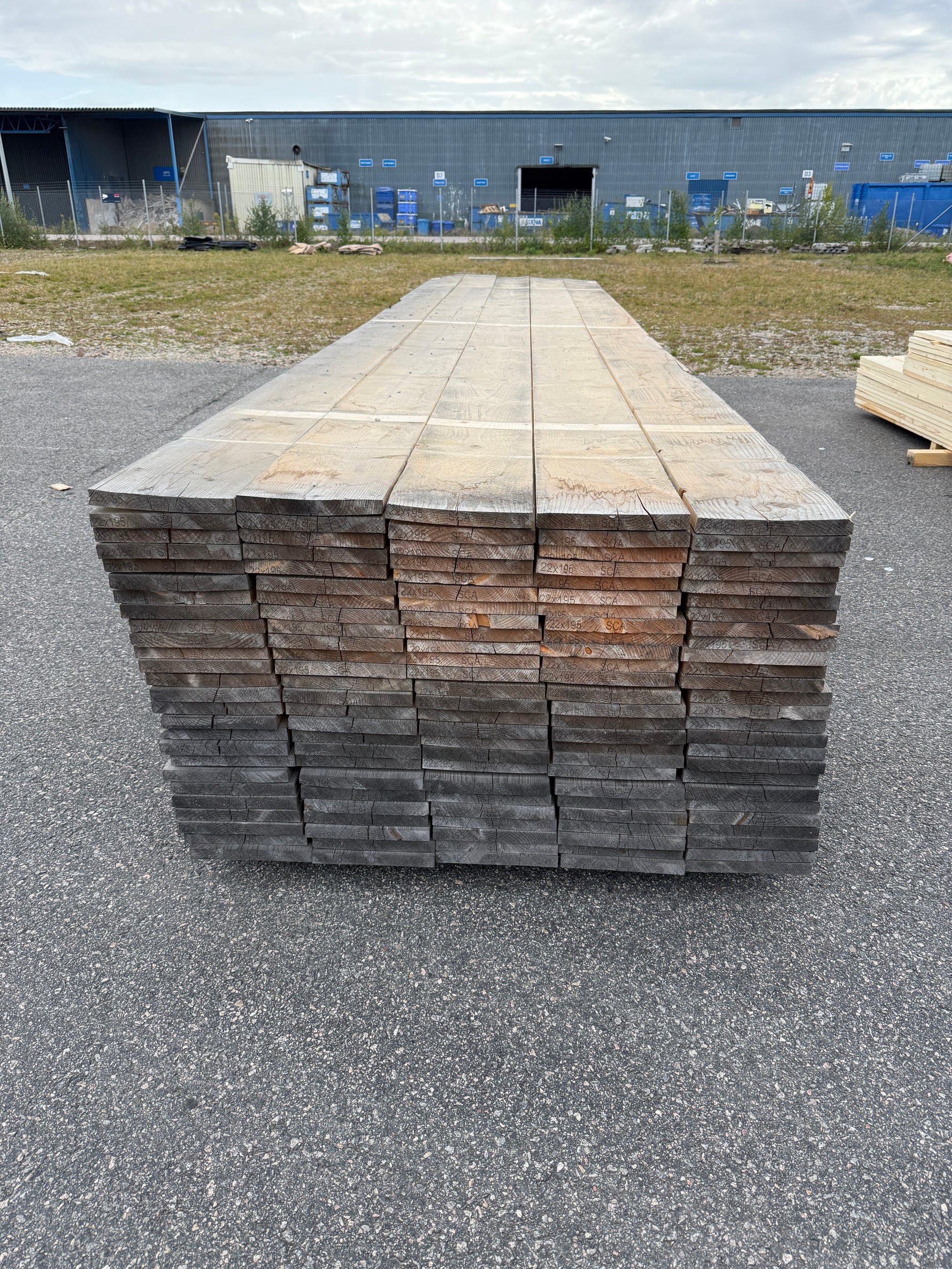 Paket Finsågade Brädor 22x195 mm – 4,80 m 130st (Fuktskadat)