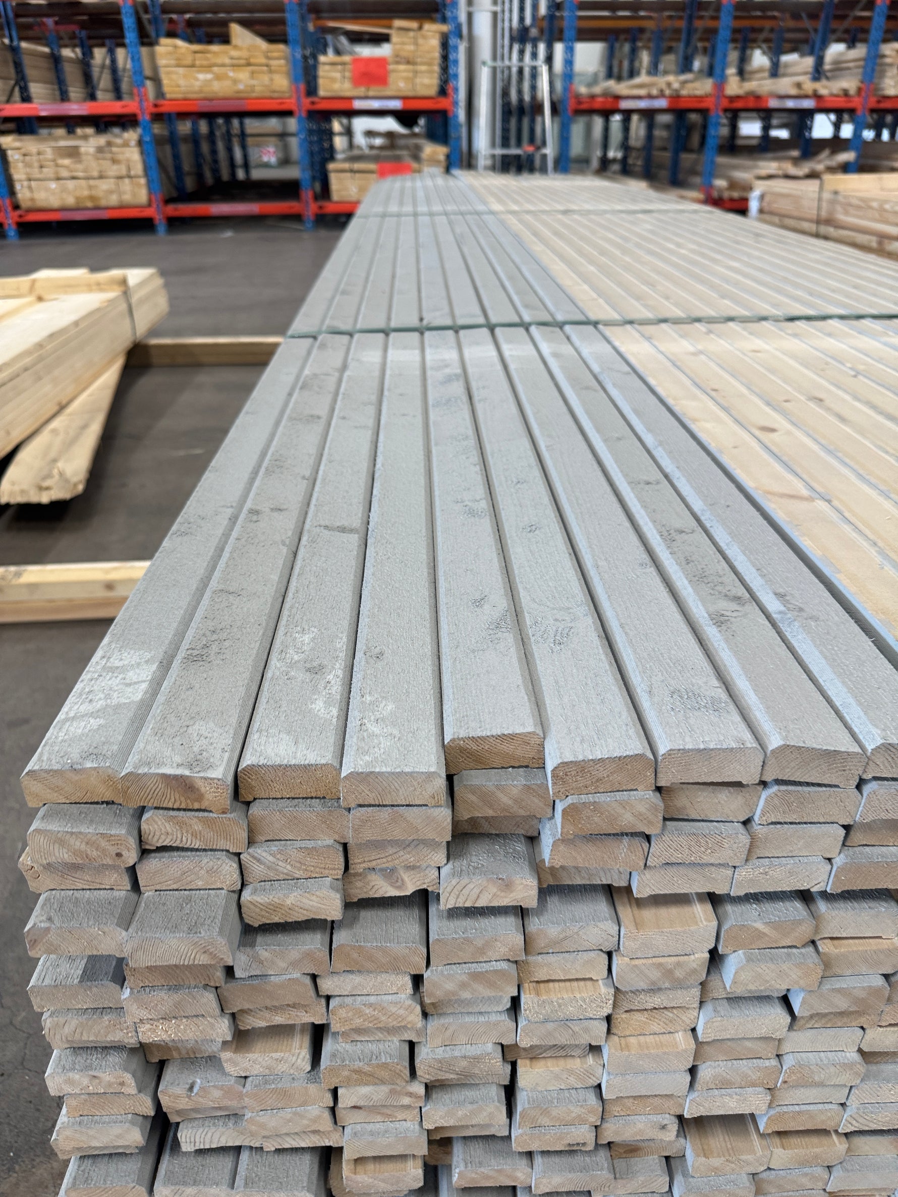 Paket Finsågad Fasadläkt 22x45mm 4,80m – 576 st Grå