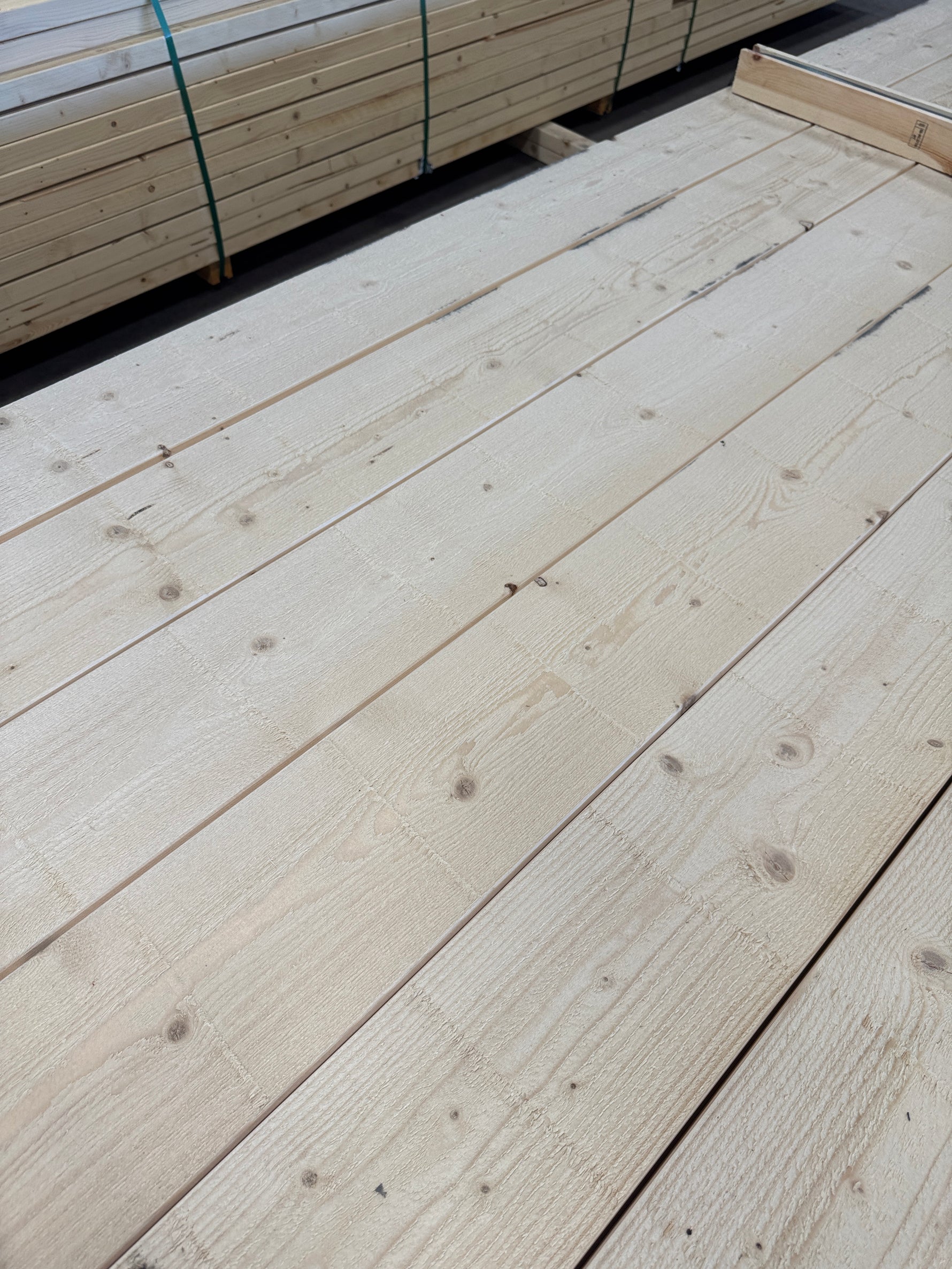 Paket Finsågad Panel 22x165mm 4,80m – 150 st Revor