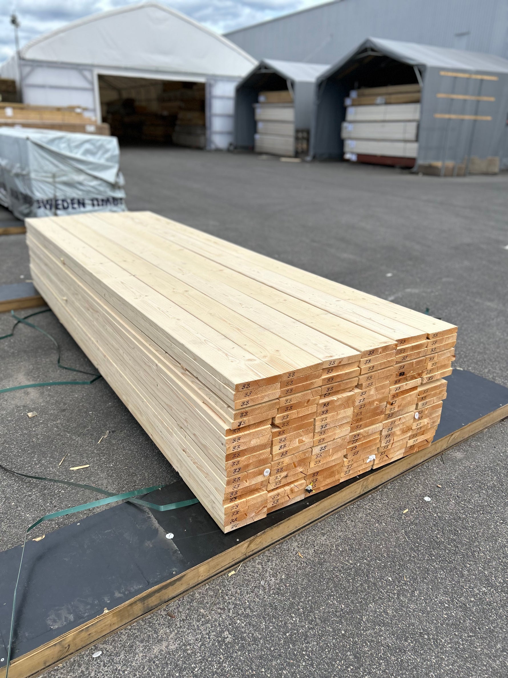 Paket Finsågade Brädor 28x170mm 3,30m 114st Obehandlade