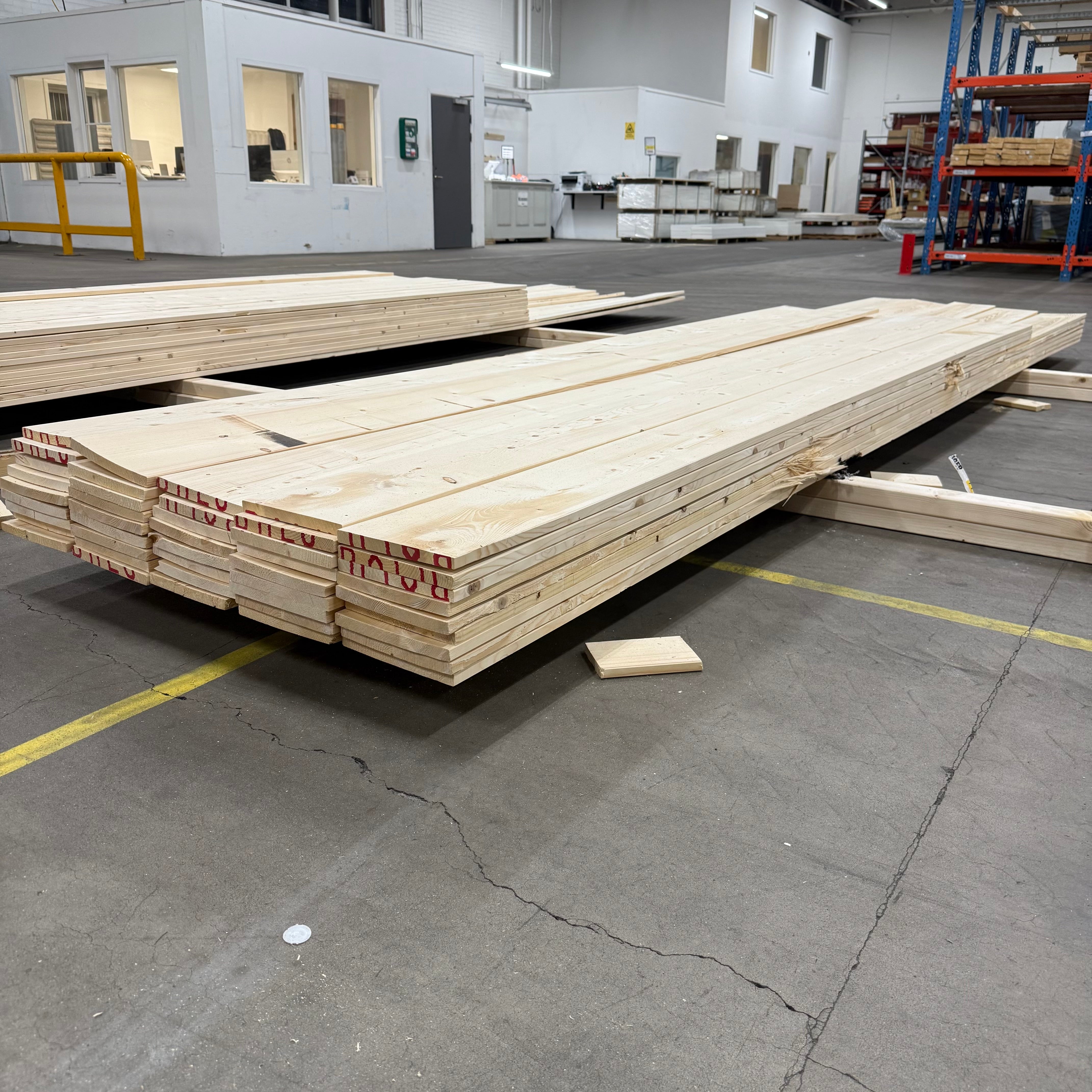 Paket Hyvlade Brädor 19x195mm – 44 st (3,3–4,8 m, gran, utskott)