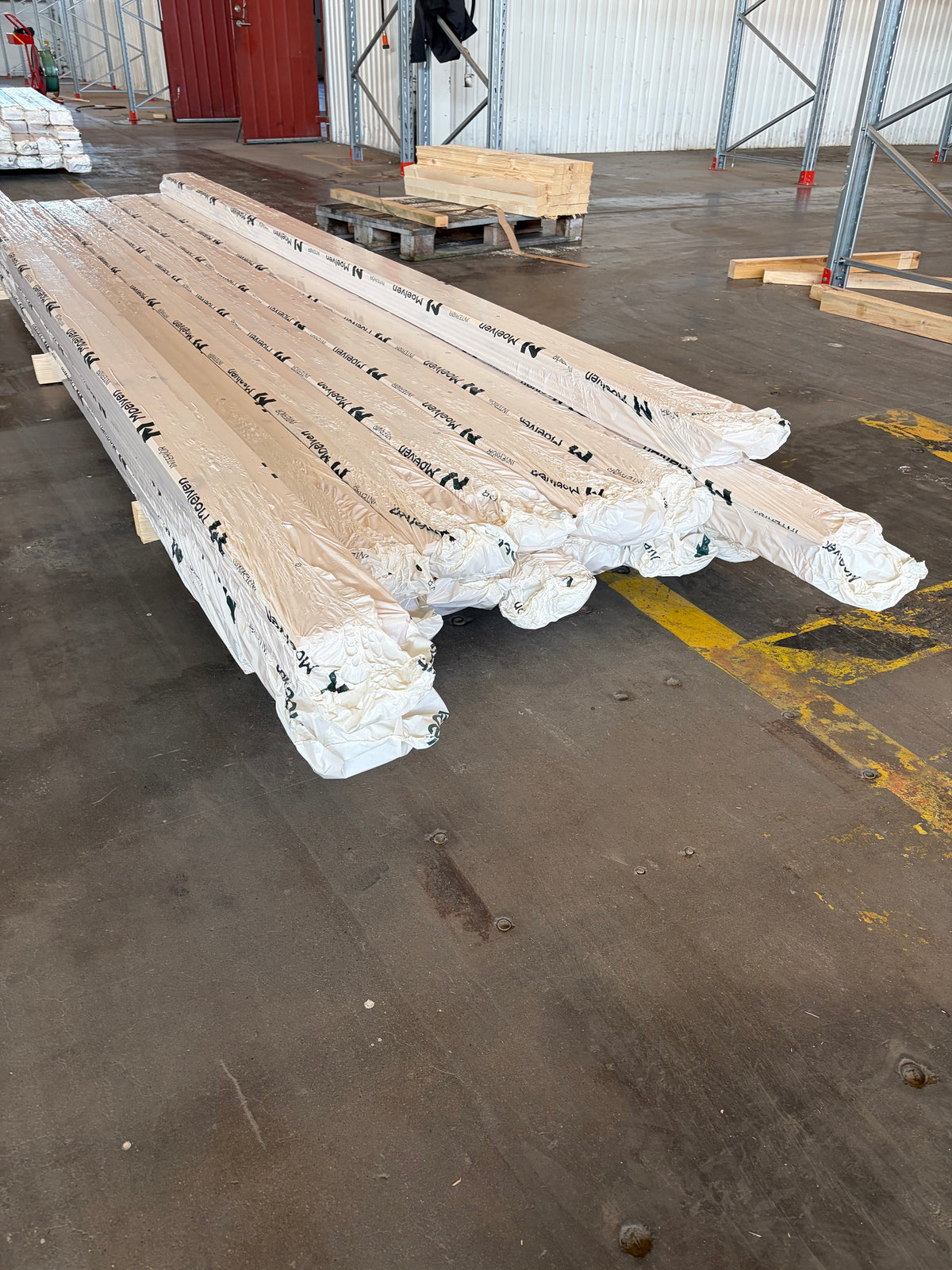 Paket Massivt furugolv 20×135/142 mm – Obehandlat Robust, ca 32 m²