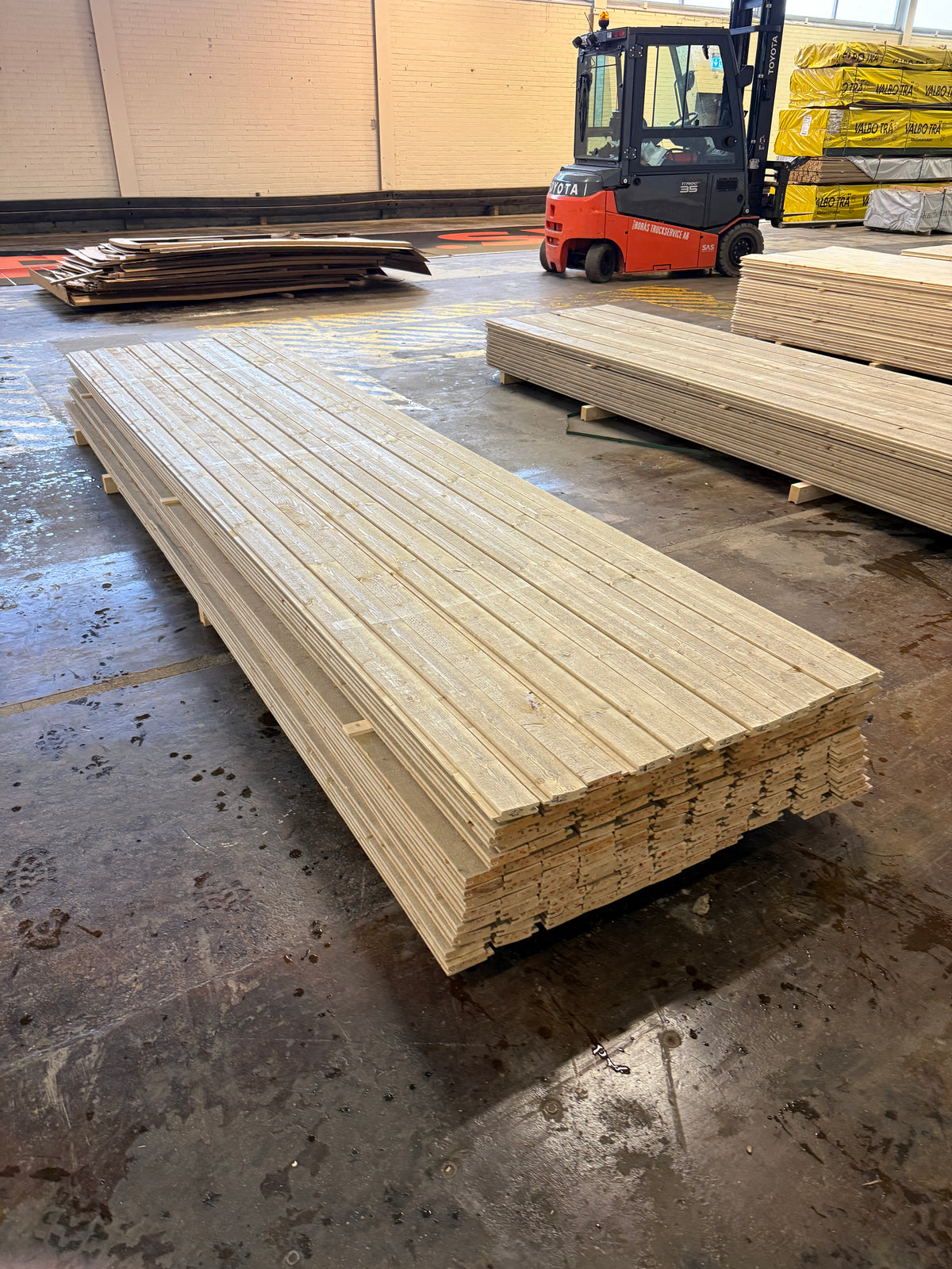 Paket Spårpanel Lasyr 22×95 mm 4,20 m – 143 st