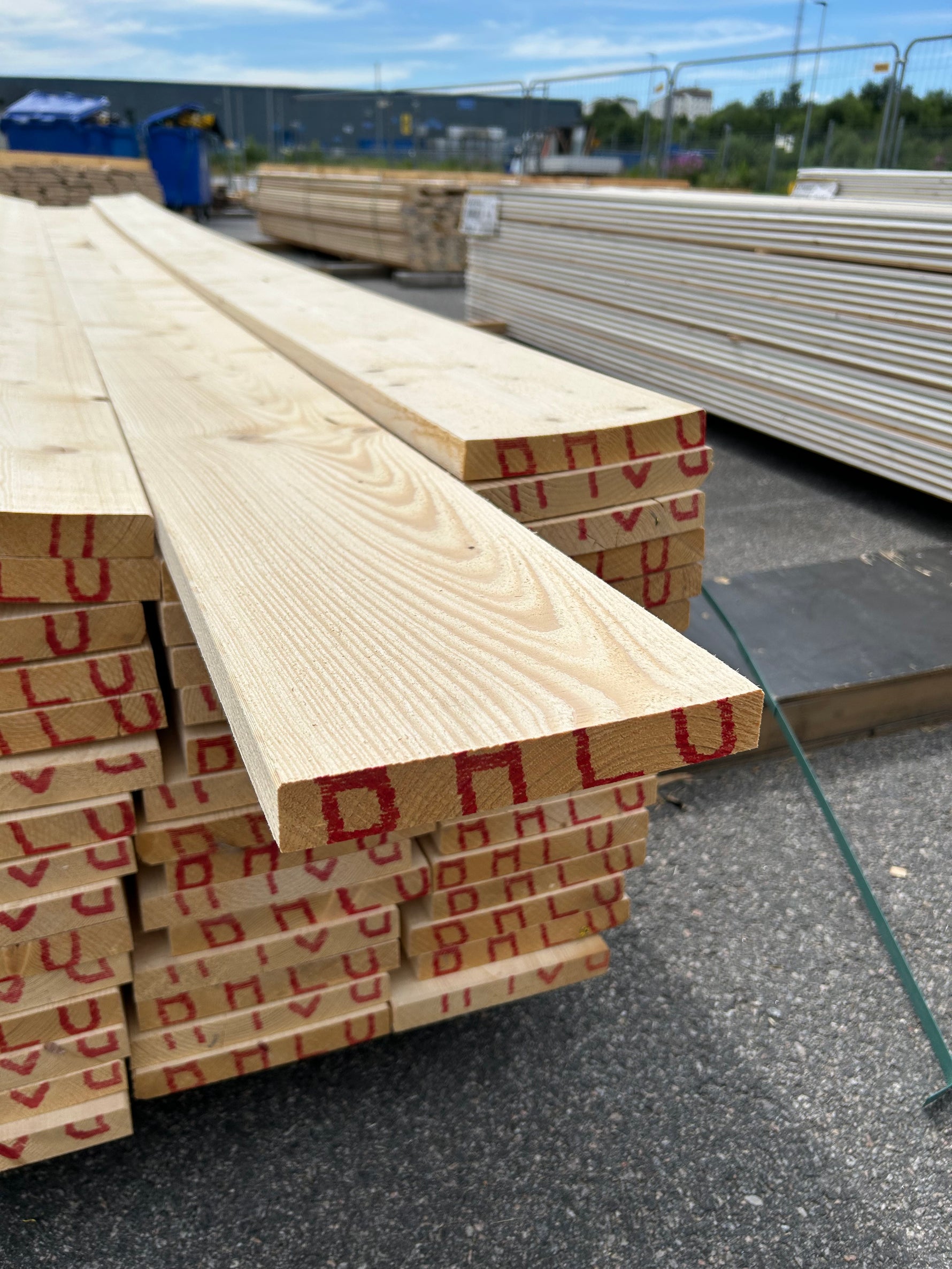 Paket Finsågade Brädor 28x195mm 4,20m 77st- Obehandlade