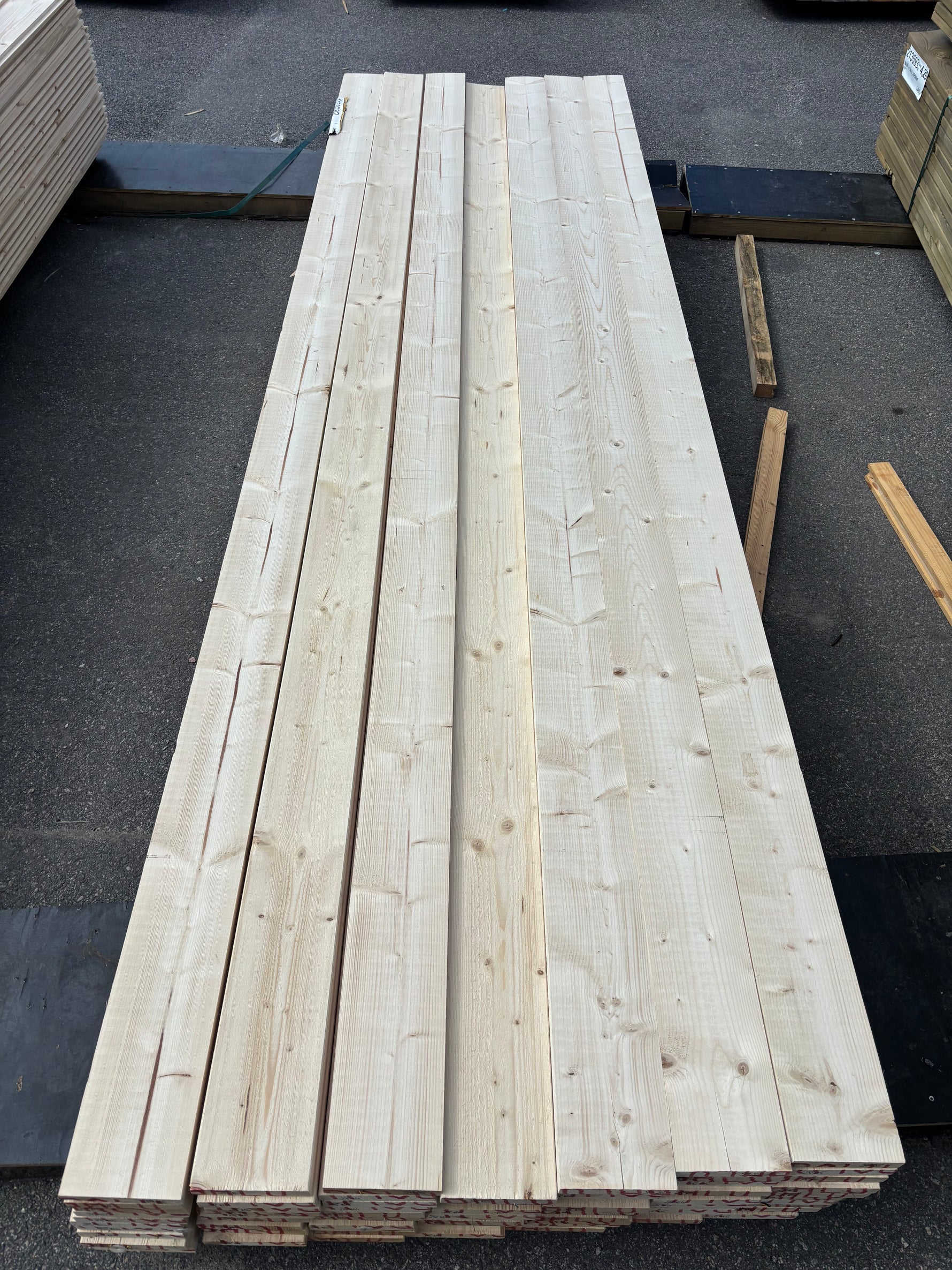 Paket Finsågade Brädor 28x145mm 76st 3,60m