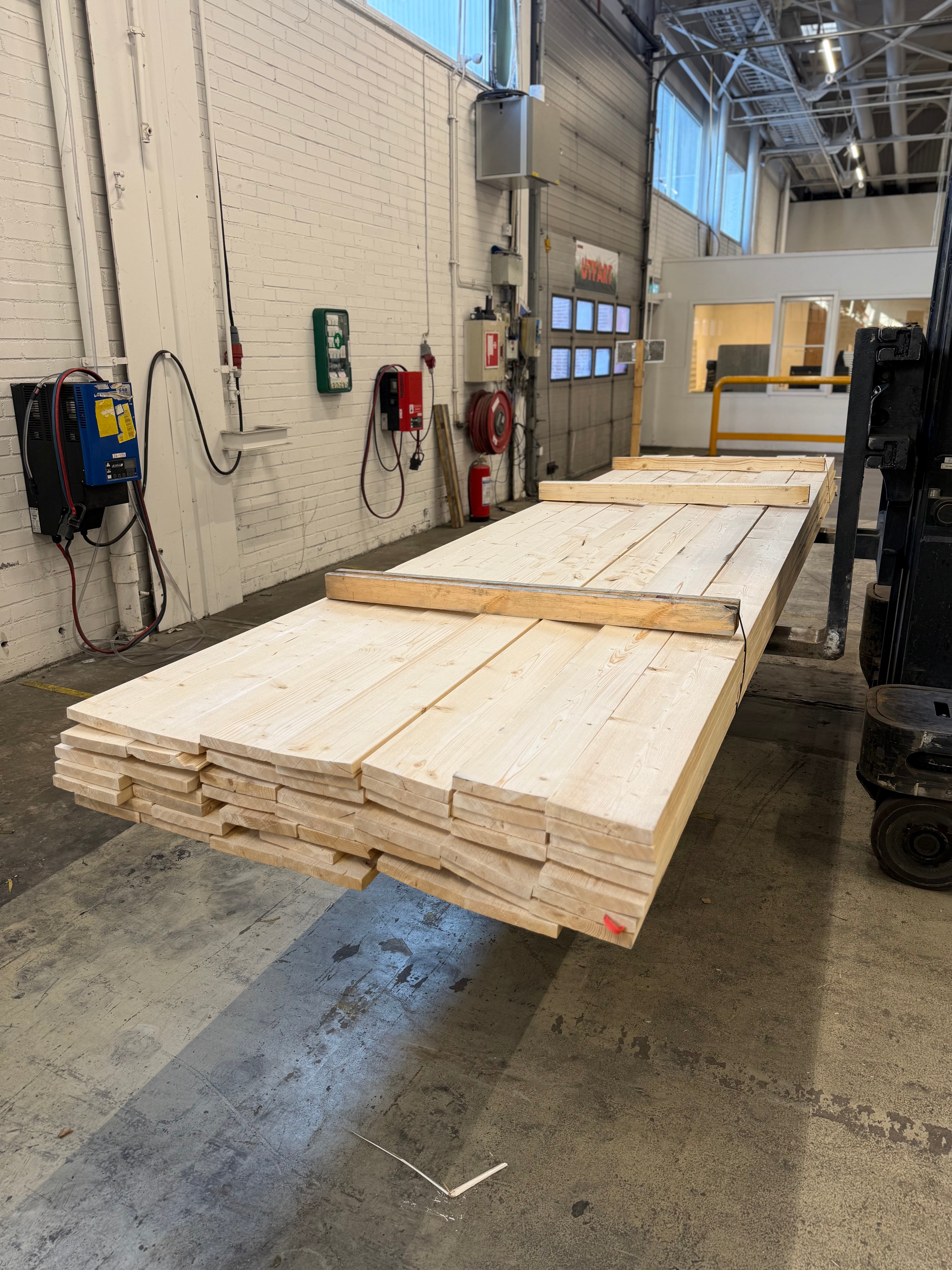 22x145mm 4.20m kan variera i tjocklek och kvalite 48st gran b-sortering