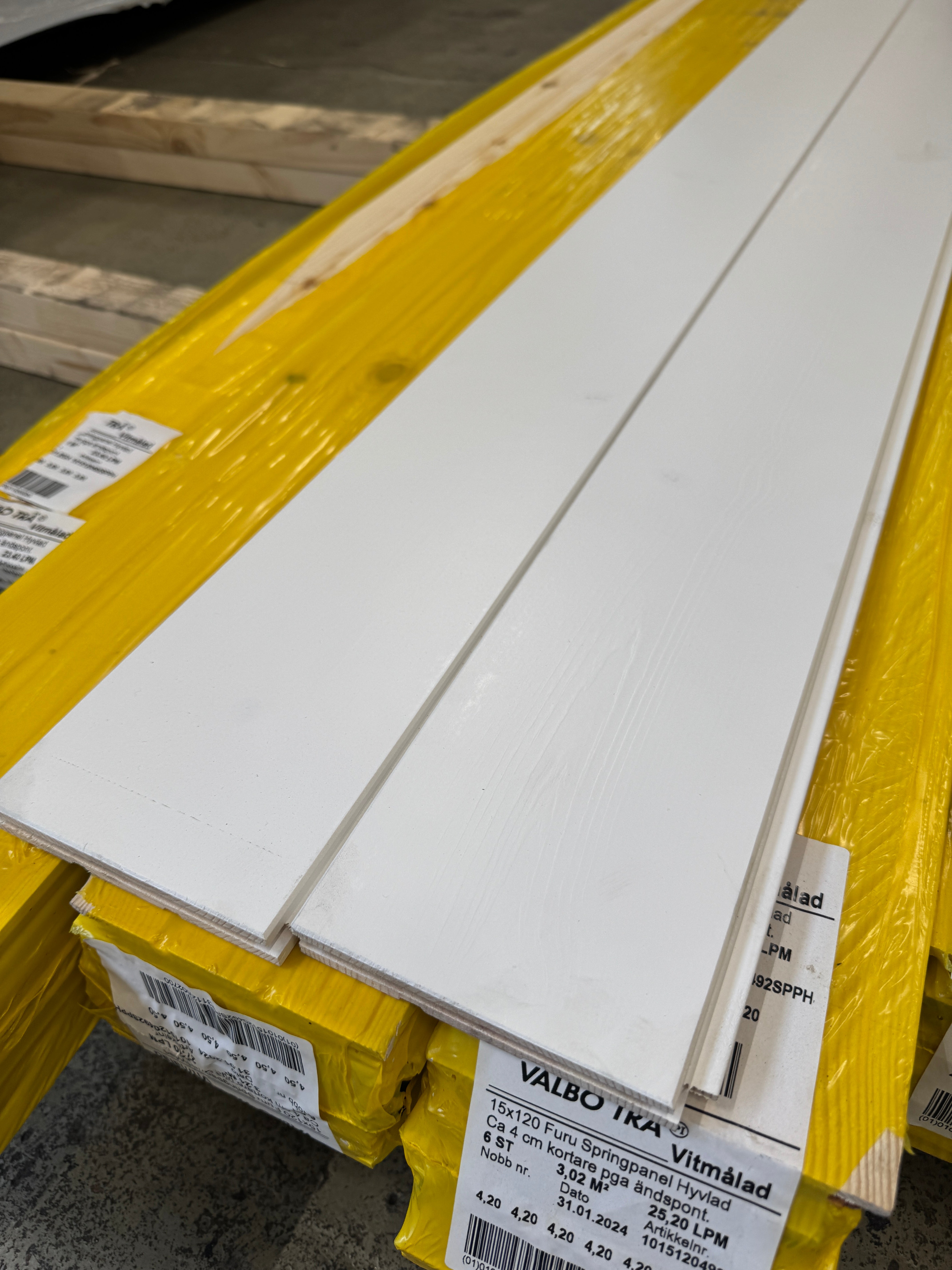 Paket Innerpanel 15x120mm – 8 pkt (3,90–4,76 m, furu, vitmålad)