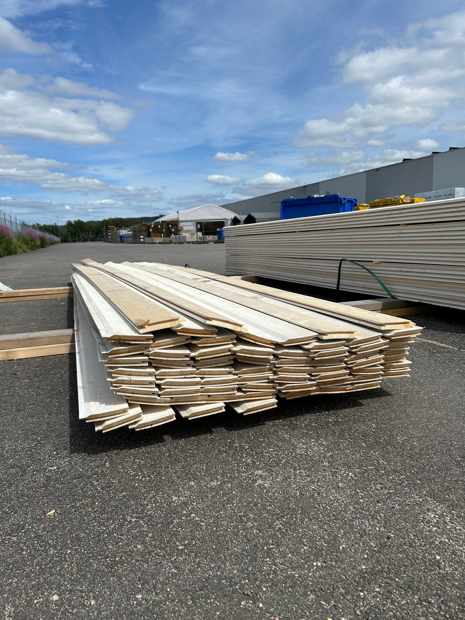 Paket Enkelfas Ändspont 22x120mm 65st 5.40m Grundmålad