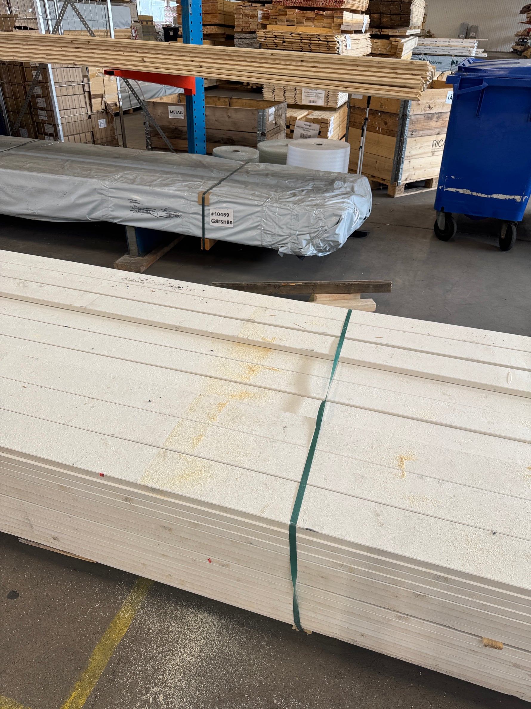 Paket Finsågade Brädor 22x120mm 5.40m Grundmålad 150st