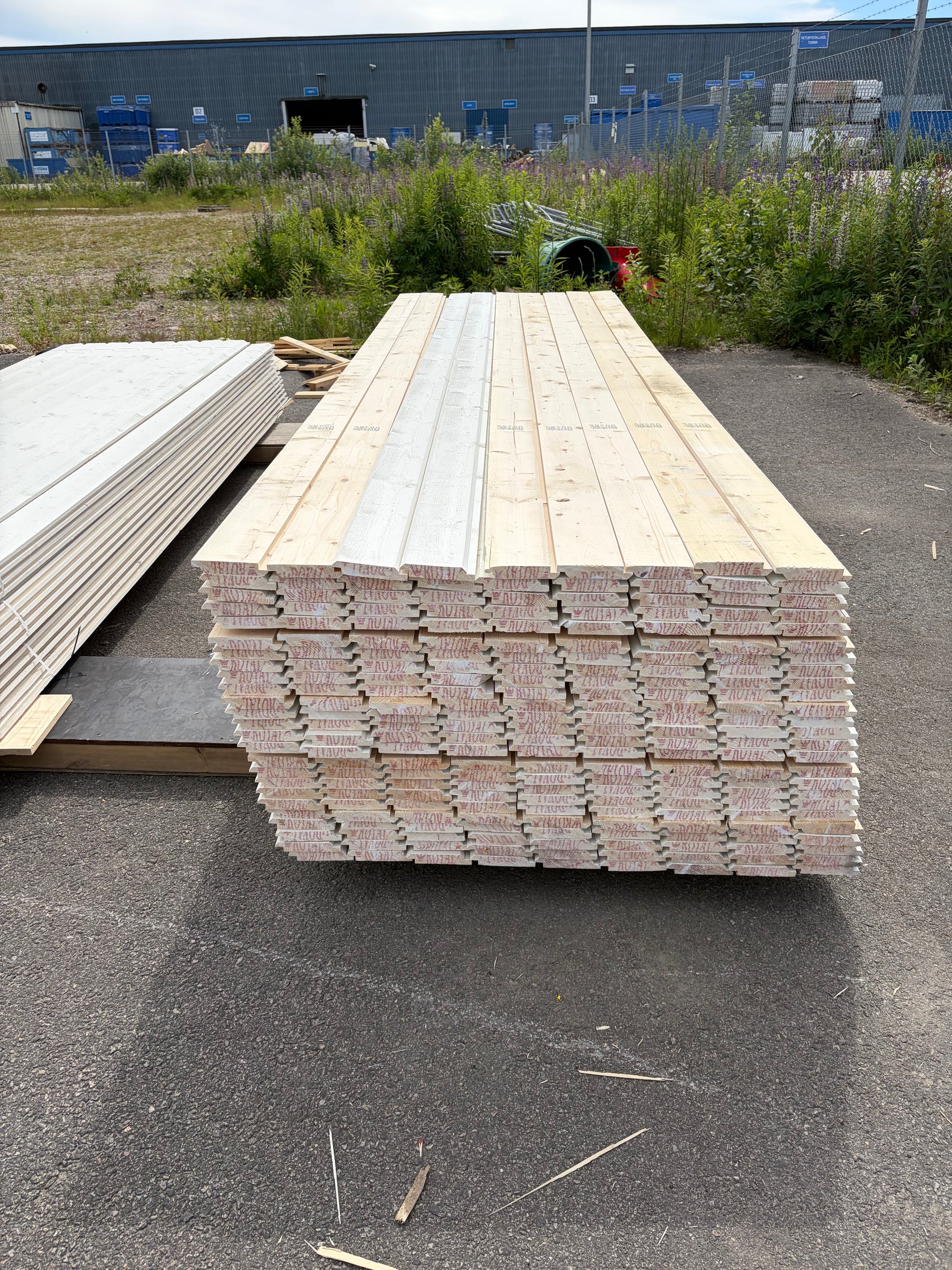 Paket Ytterpanel Dubbelfas Halvspont 22x120mm, 225st 3.60m Mellanstruken&nbsp;