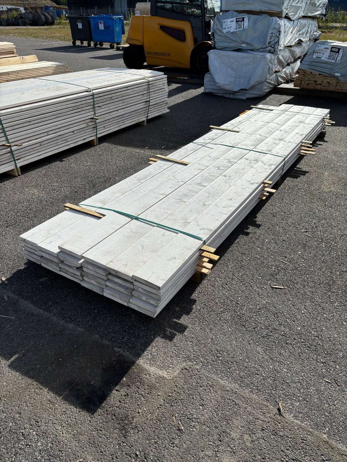 Paket Finsågade Brädor 22x145mm 3,90m 34st Grundmålade