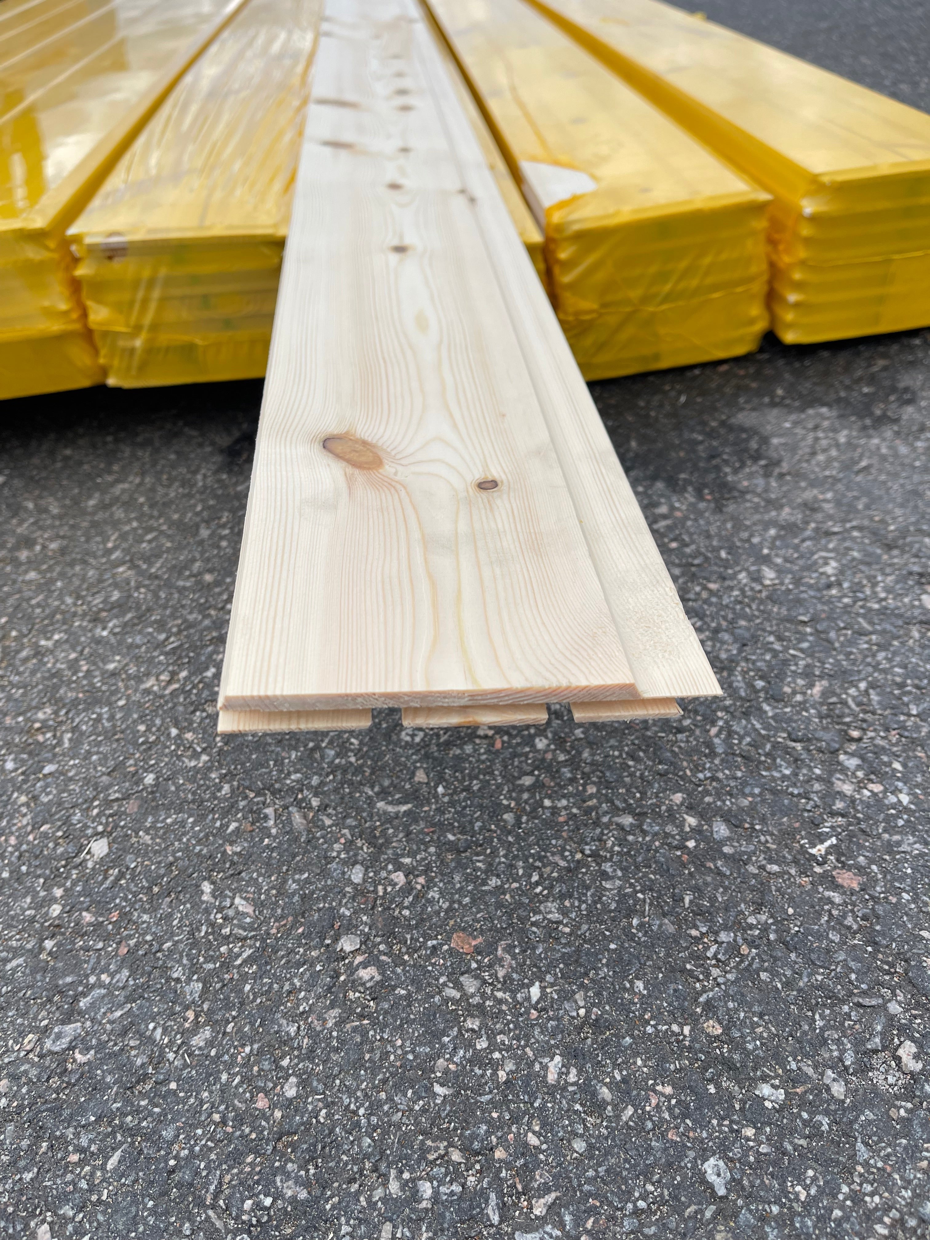 Spårpanel 13x120mm 120kr/kvm furu- Sekunda