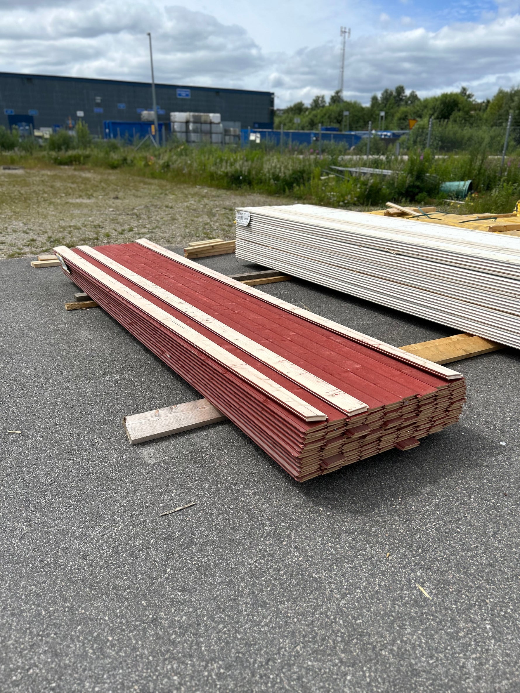 Paket Enkelfas Ändspont 22x120mm 4,20m 102st Grundmålad