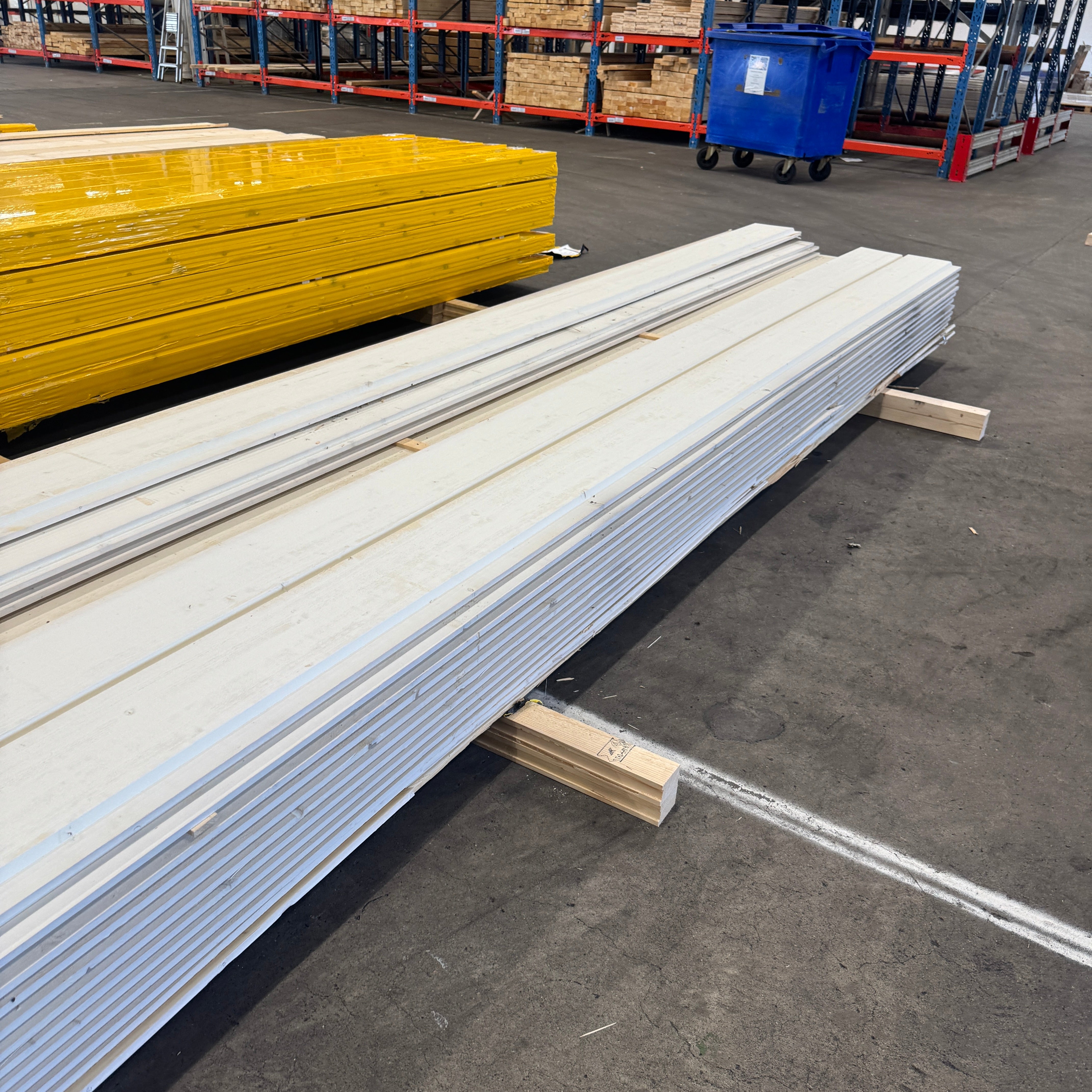Paket Ytterpanel Limplan Enkelfas 25x225mm – 59 st (4,80 m, gran, grundmålad vit)