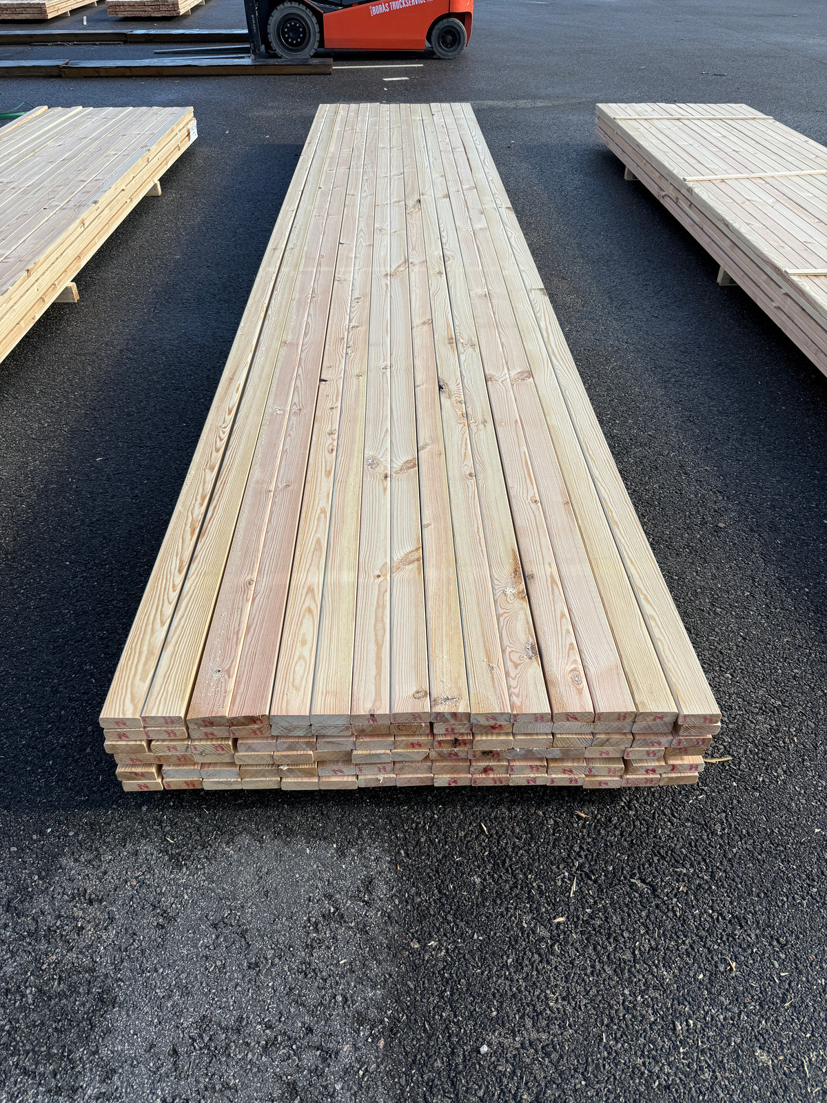 Parti Glespanel 28×70 mm – 5,40 m Furu 90 st