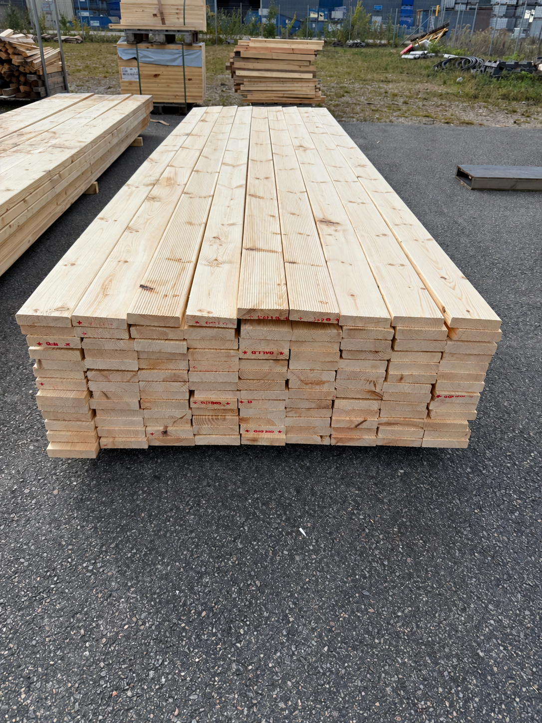 Paket Obehandlad Rillad Trall 28x120mm Furu 3,60m – 117st (Andra Sortering)