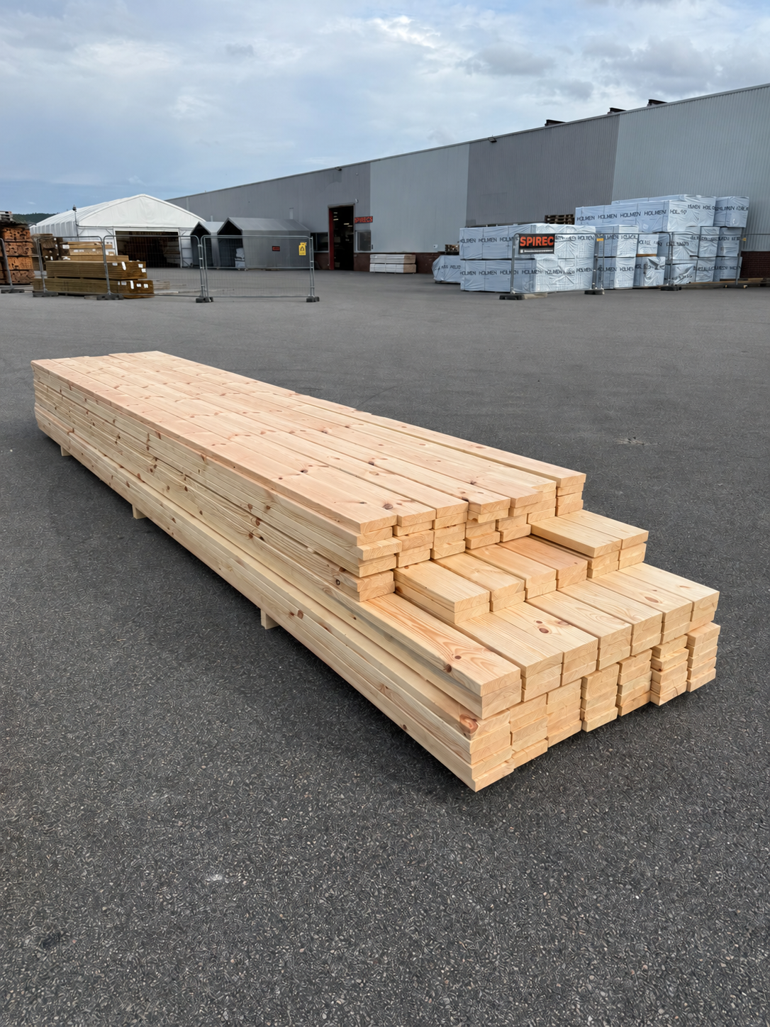 Paket Hyvlade Furu Brädor 36x148mm 4,80–5,40m – 105st (Andra sortering)