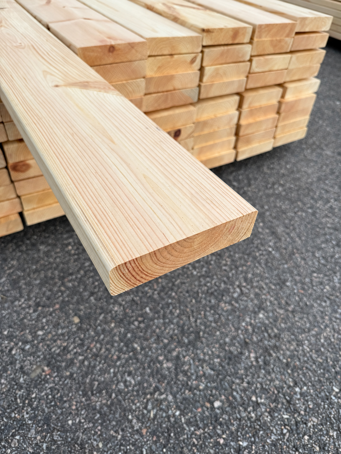 Paket Hyvlade Furu Brädor 34x145mm 4,80m – 63st (Andra Sortering)