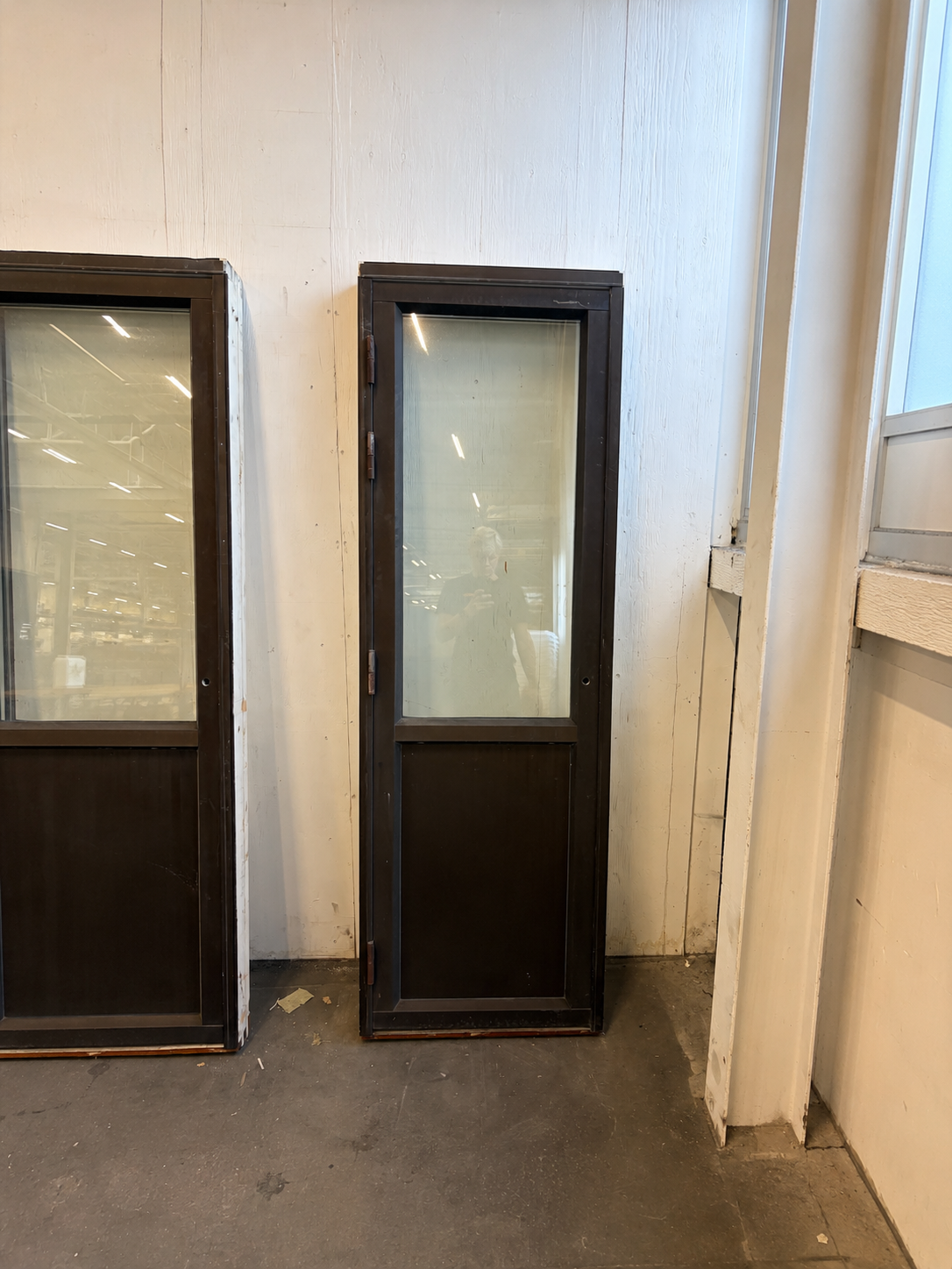 Begagnad altandörr 208,5x68,5 cm alu/trä – NR 1