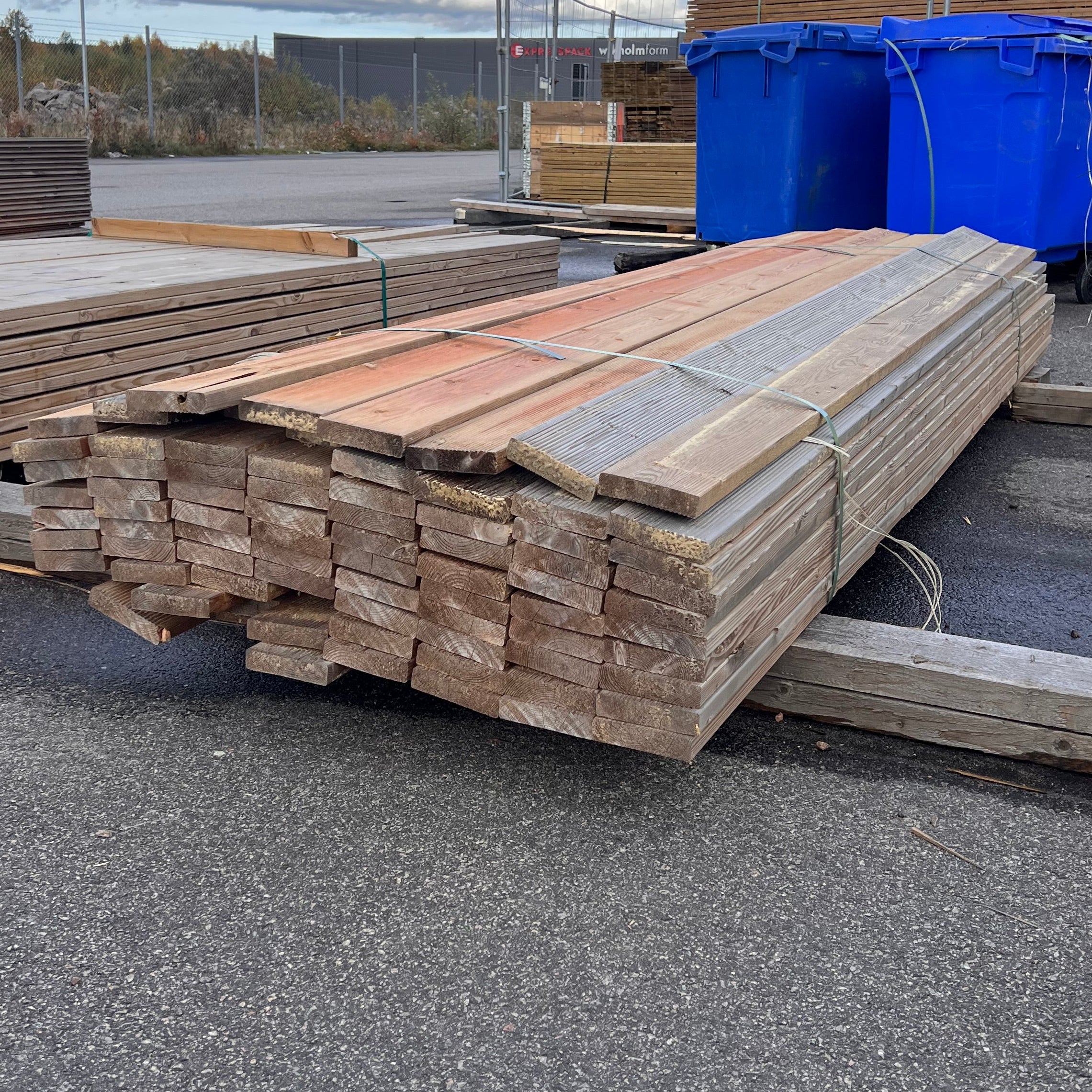 Paket Rillad Trall 28x120mm, 74st 3,30m (Brunimpregnerad)