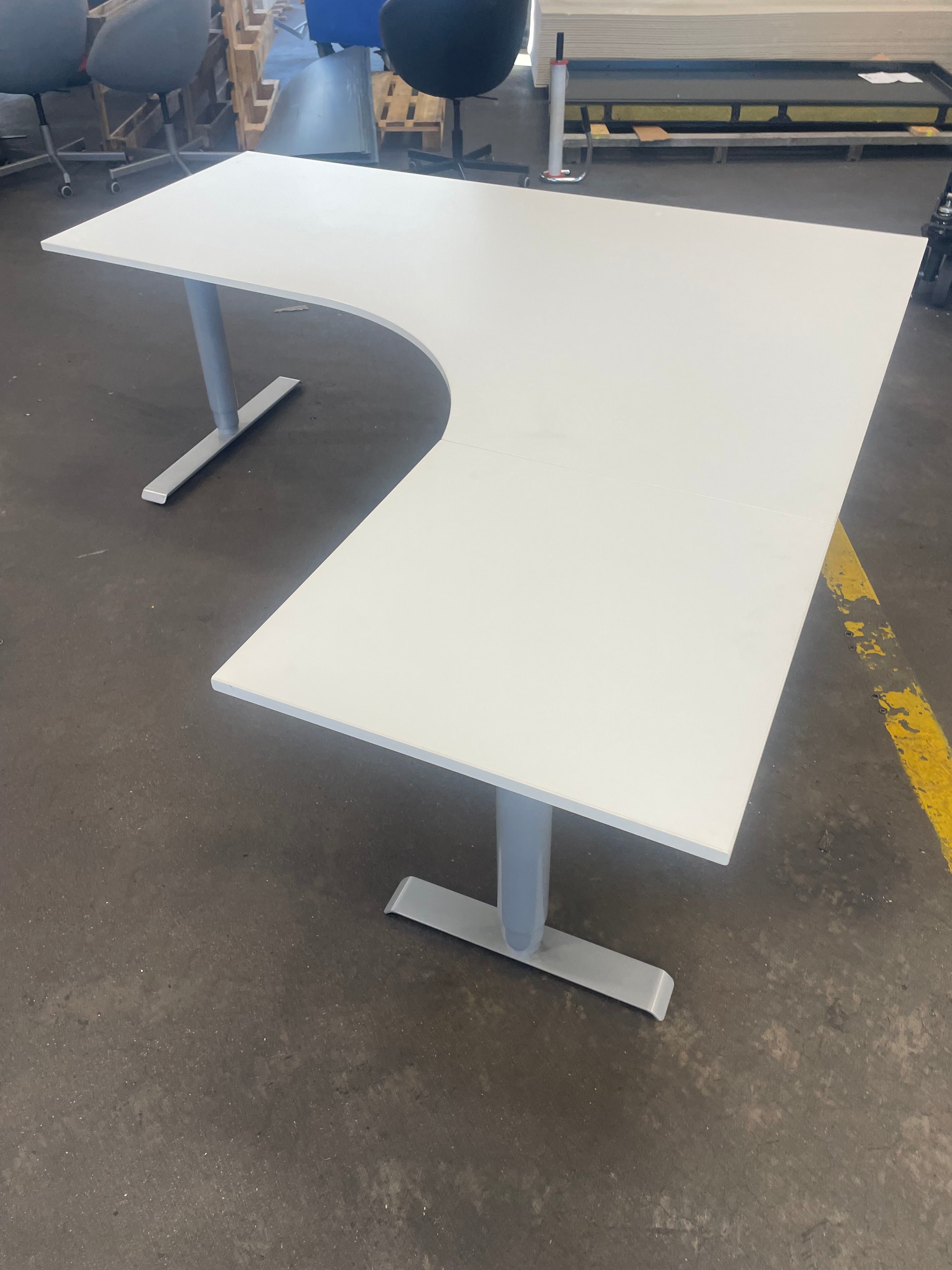 Skrivbord elektriskt höj och sänkbart